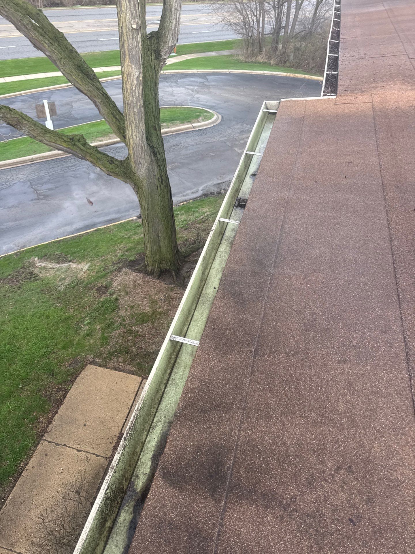 Commercial gutter cleaning Joliet, IL	 after photo with clean gutters
