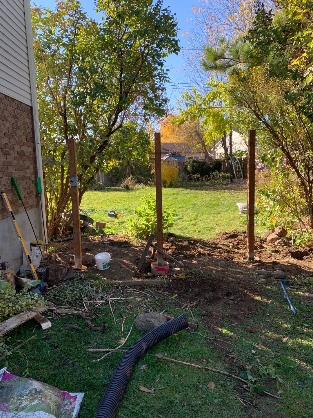 New fence by Eco-Nature Construction Inc.