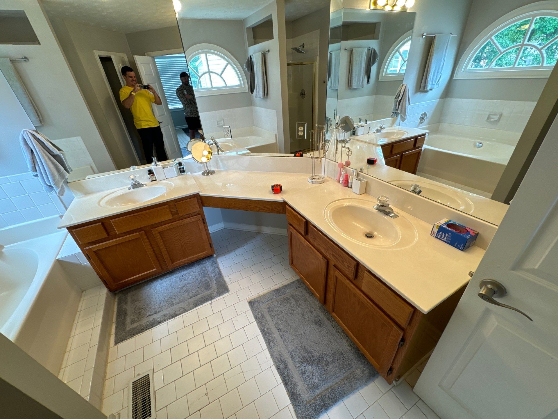 Master bathroom renovation by Prudencio