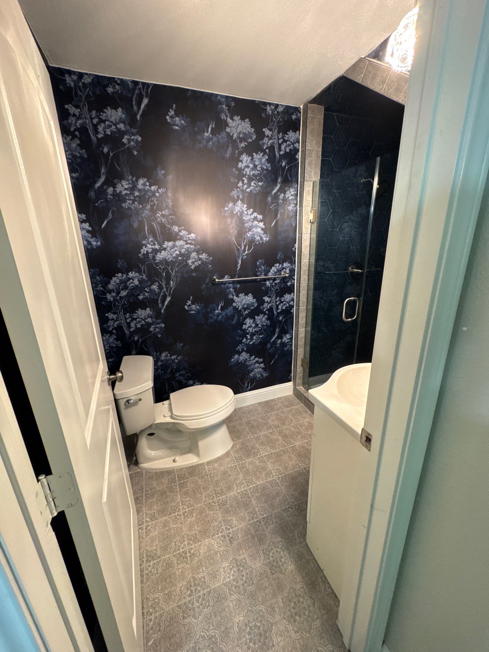 🌸 Designer Sanctuary: Full Bathroom Remodel with Bespoke Wallpaper Finish by Tibi Soli LLC
