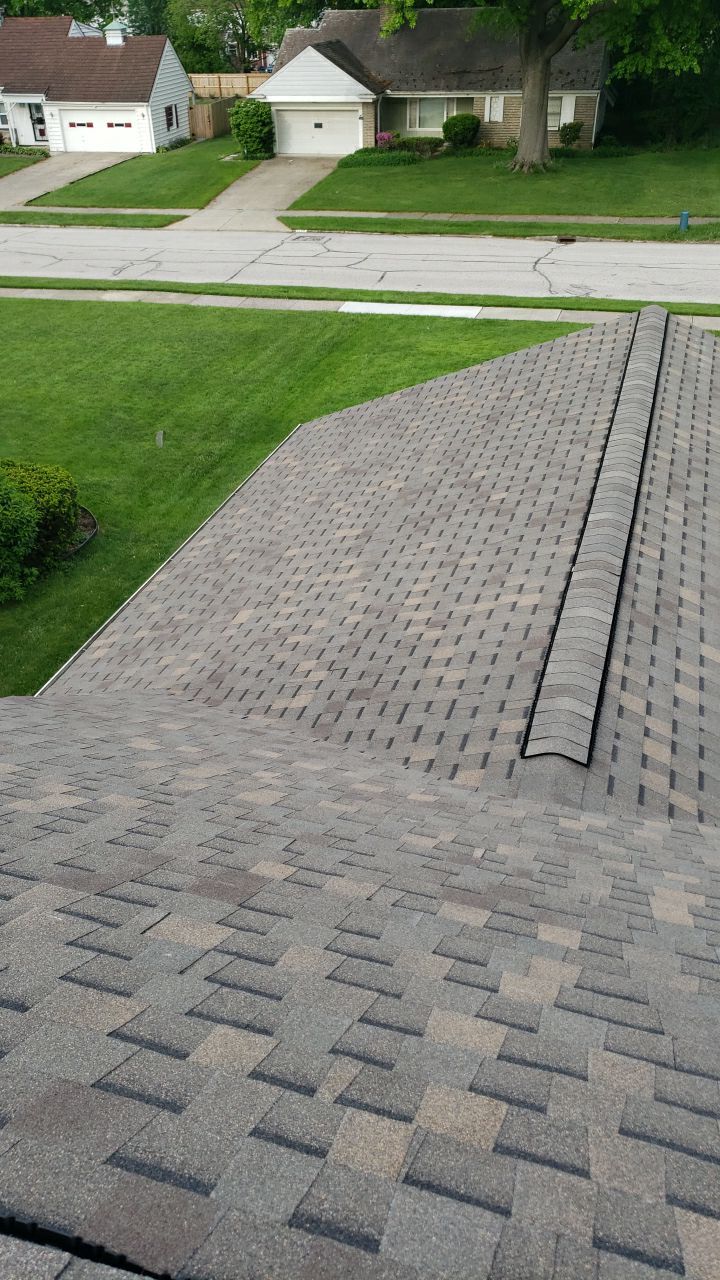 ATLAS PINNACLE COLOR: WEATHERED SHADOW DRIP EDGE: WHITE by Eagle Eye Roofing