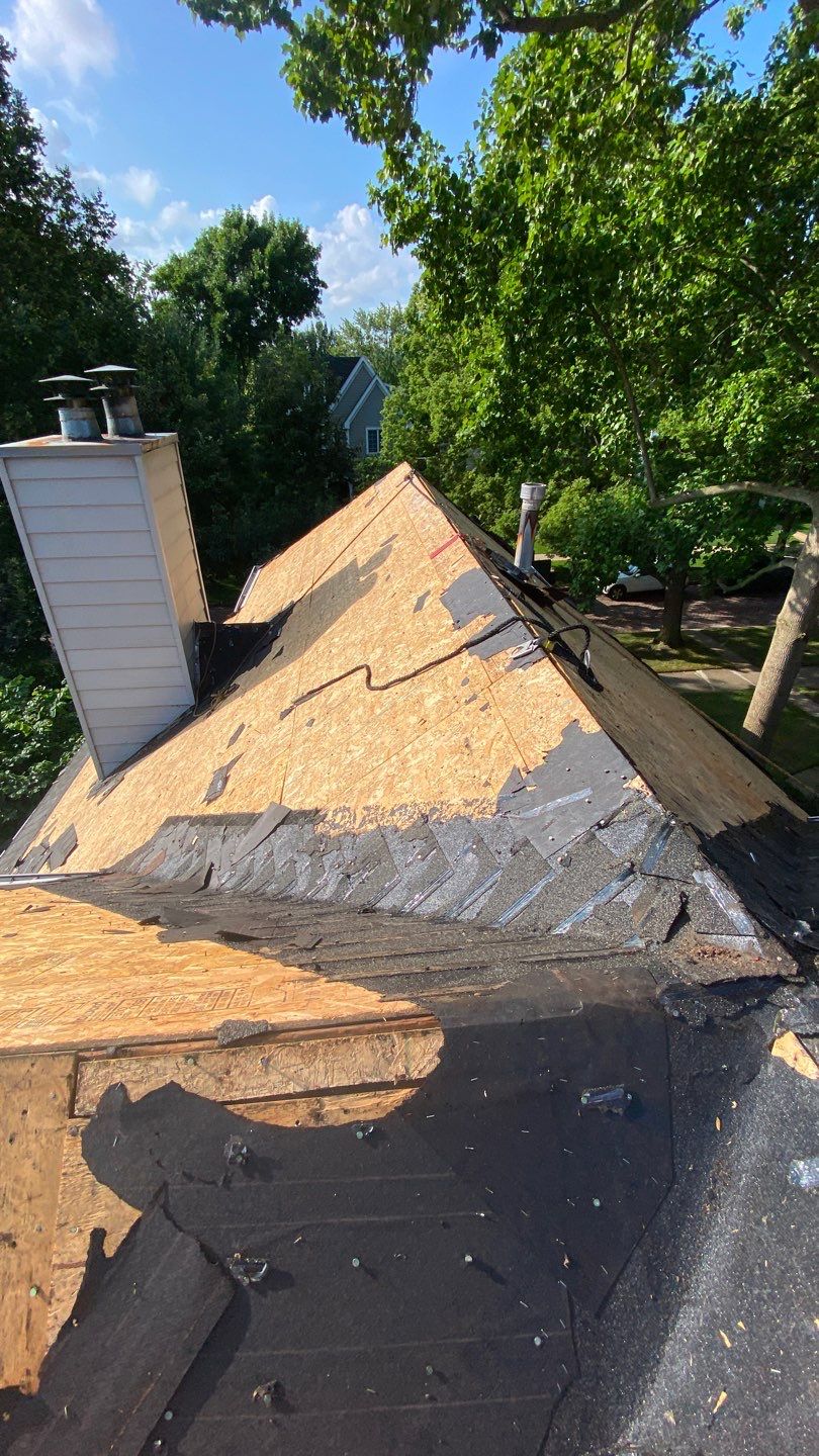 Asphalt Roof, Vinyl Siding, and Aluminum Gutter Replacement by Custom Installations