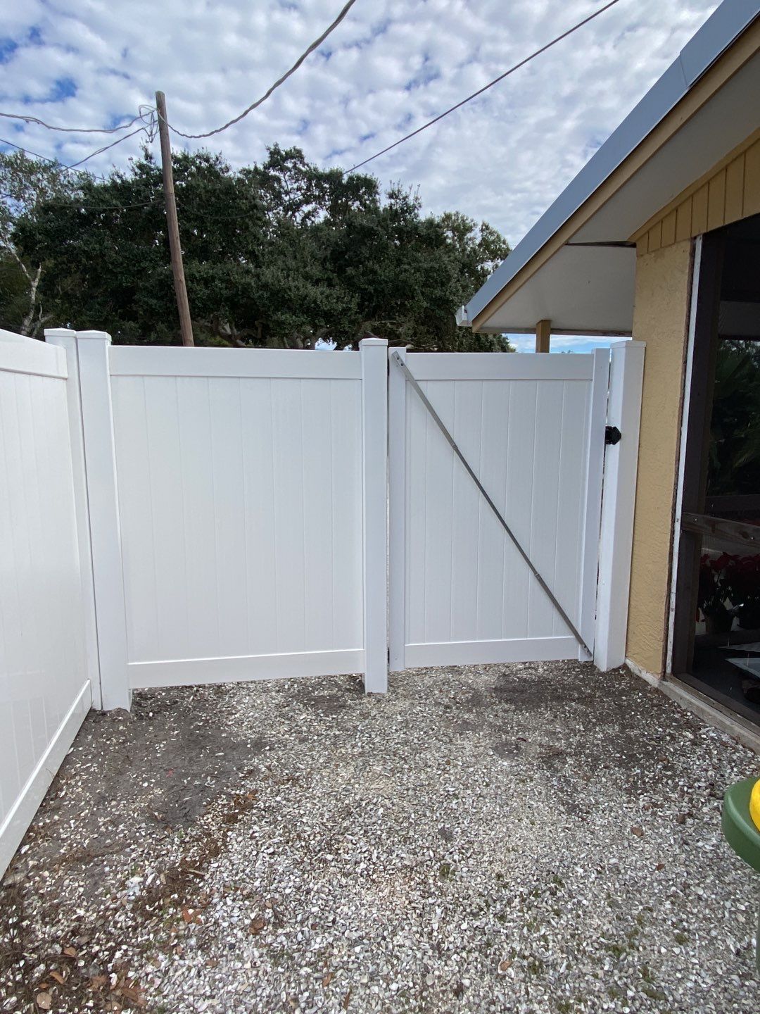 Sarasota, FL 6 ft. Tall White Privacy Fence  by Asap fence and gates, LLC