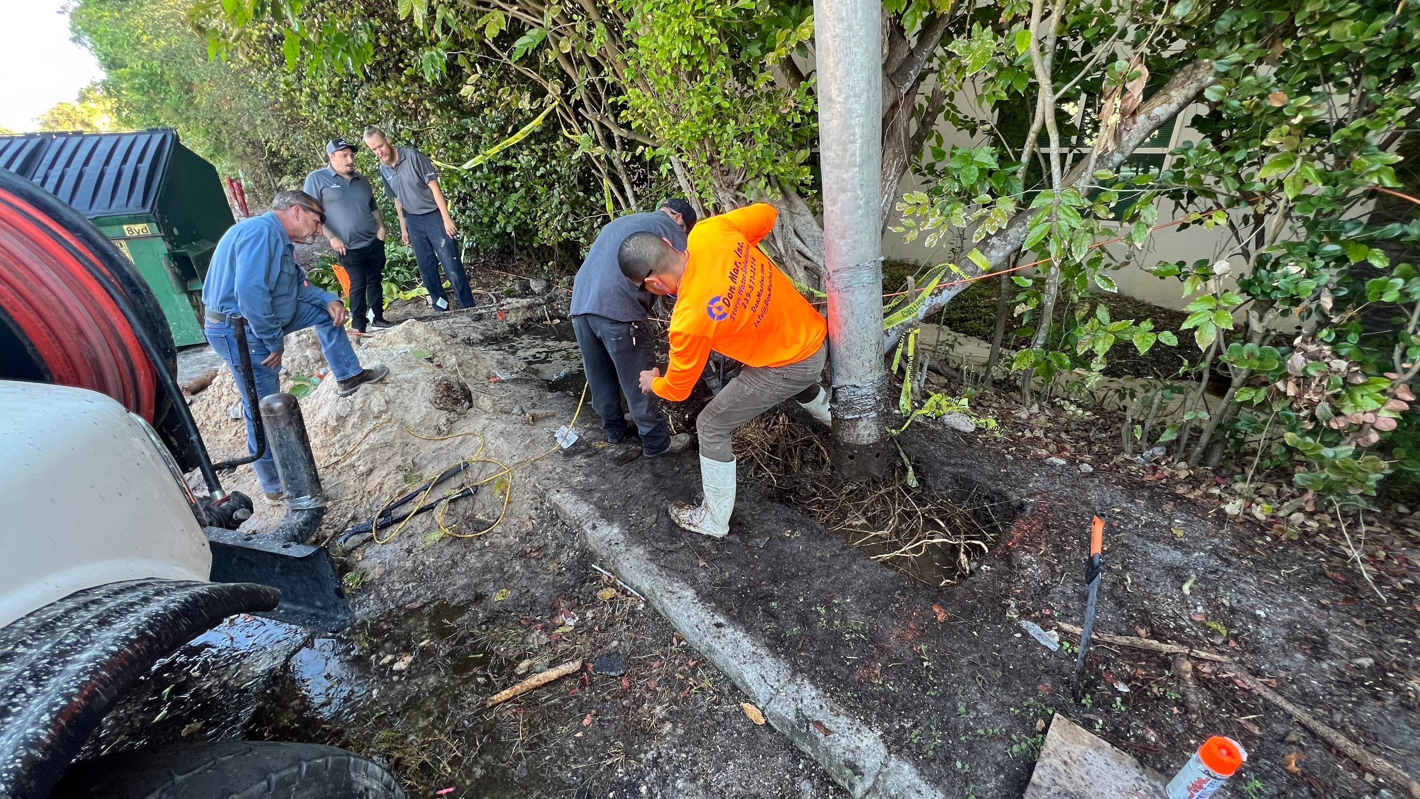 Hydro Excavating a Water Main for Repair by APS Power & Water
