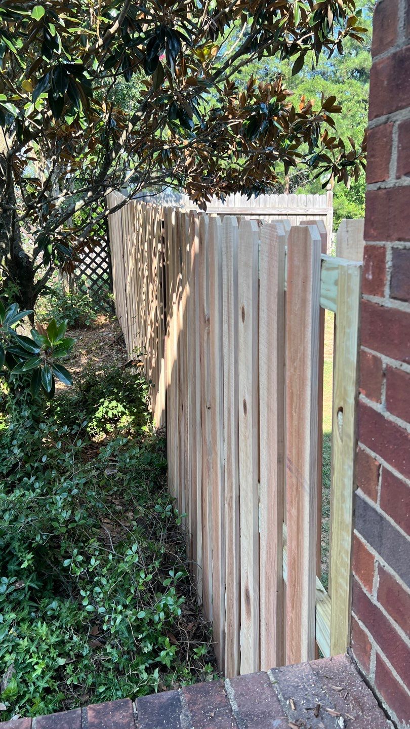 Lake Crest - Fence by Pillar and Pine