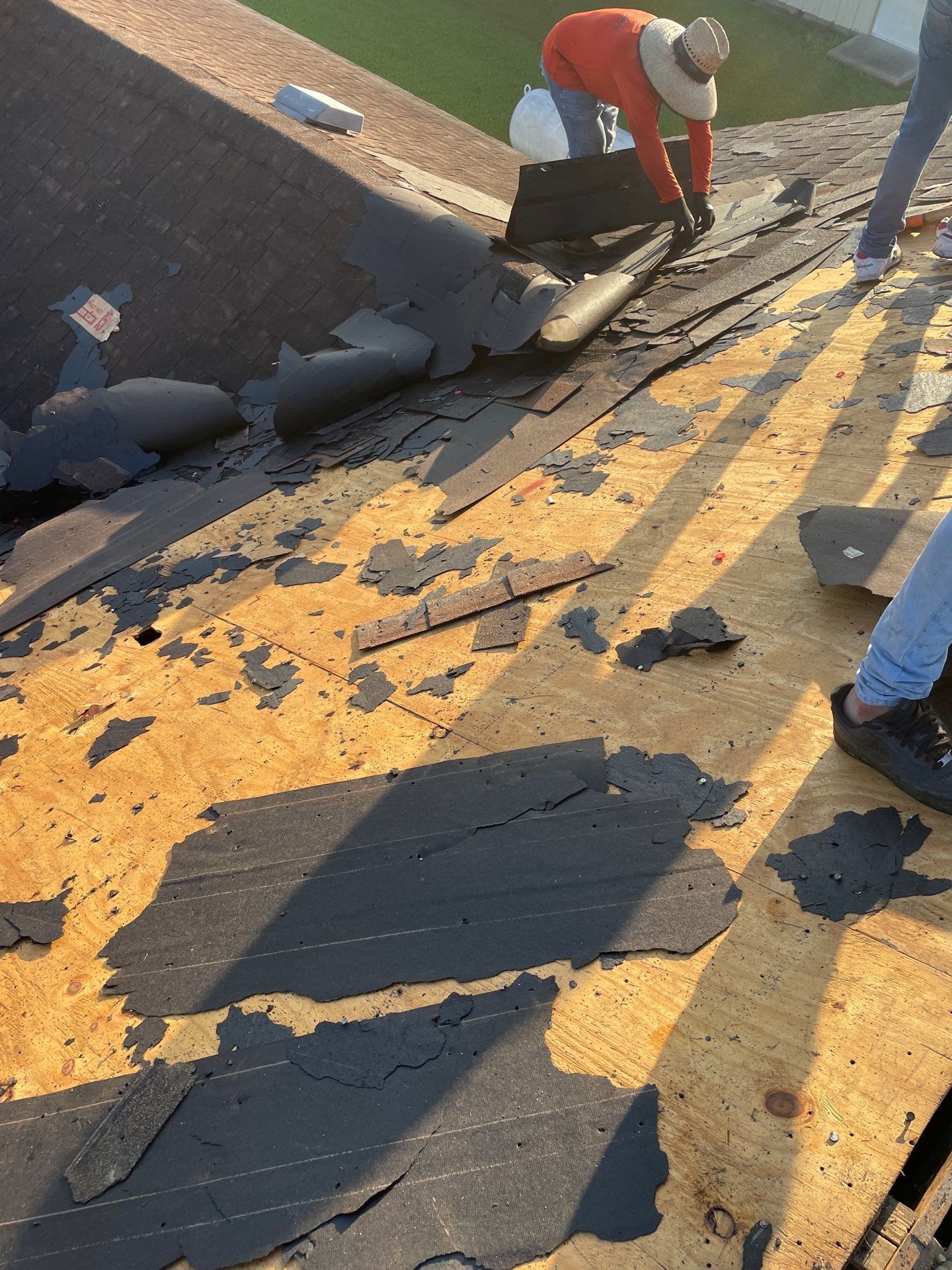 Residential Roofing Installation using Owen's Corning Duration (Lifetime) Shingles by Roof Repair Company
