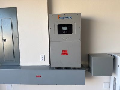Sol-Ark Inverter with Storz Power Battery