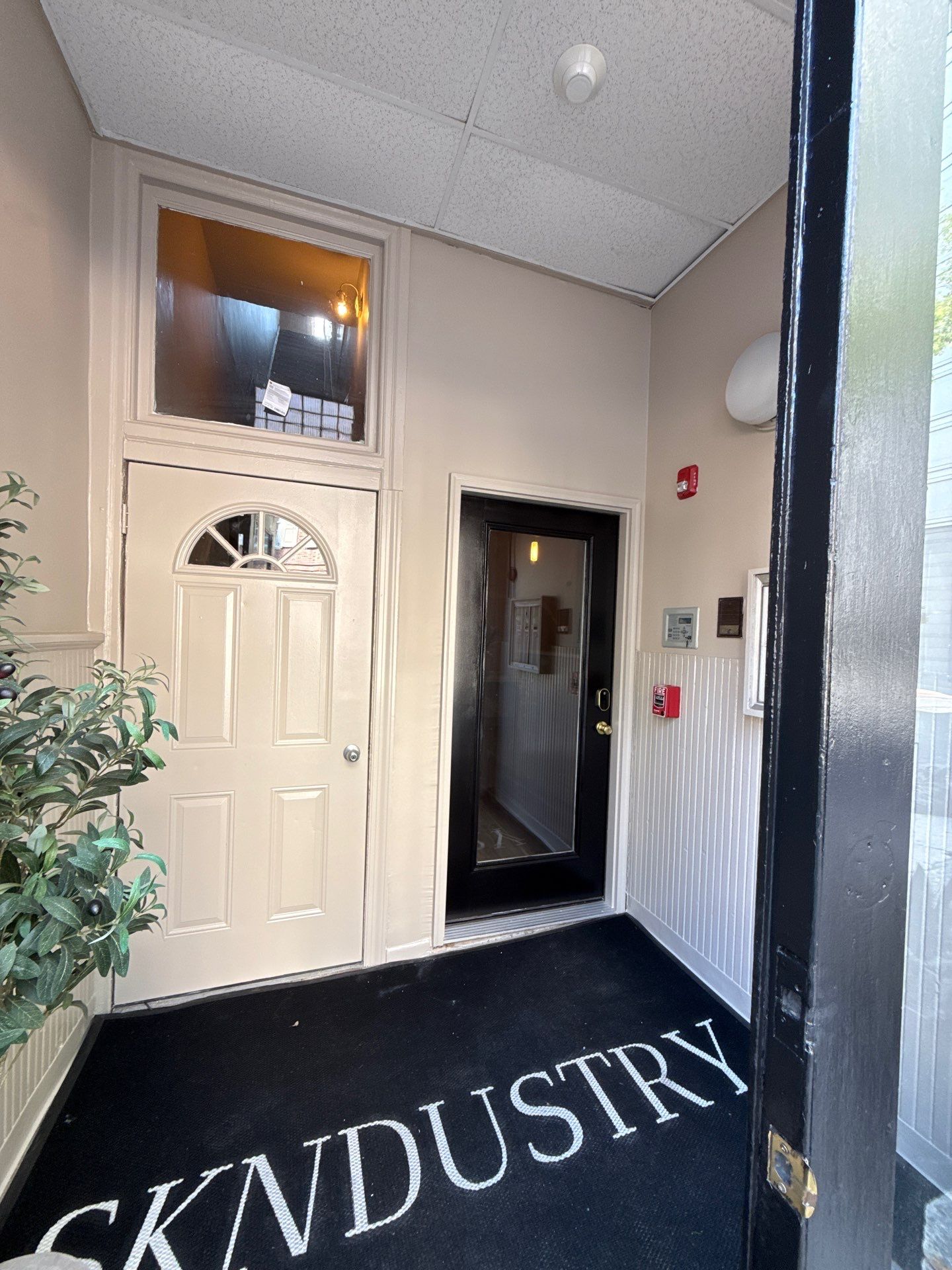 Commercial Interior & Exterior in Center City Philadelphia by Groovy Hues