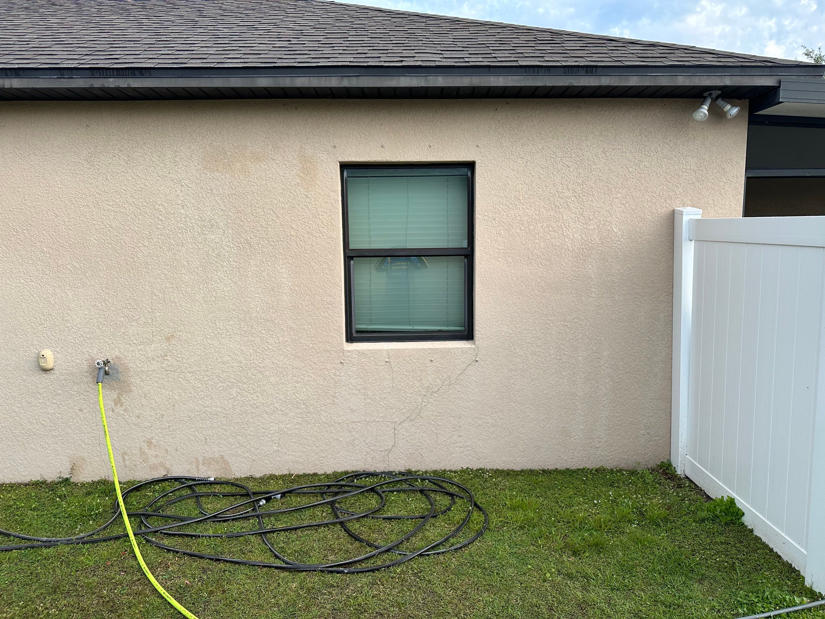 House Wash & Driveway Cleaning in Palmetto Estates Community, Palmetto, FL by Sunshine AquaWash