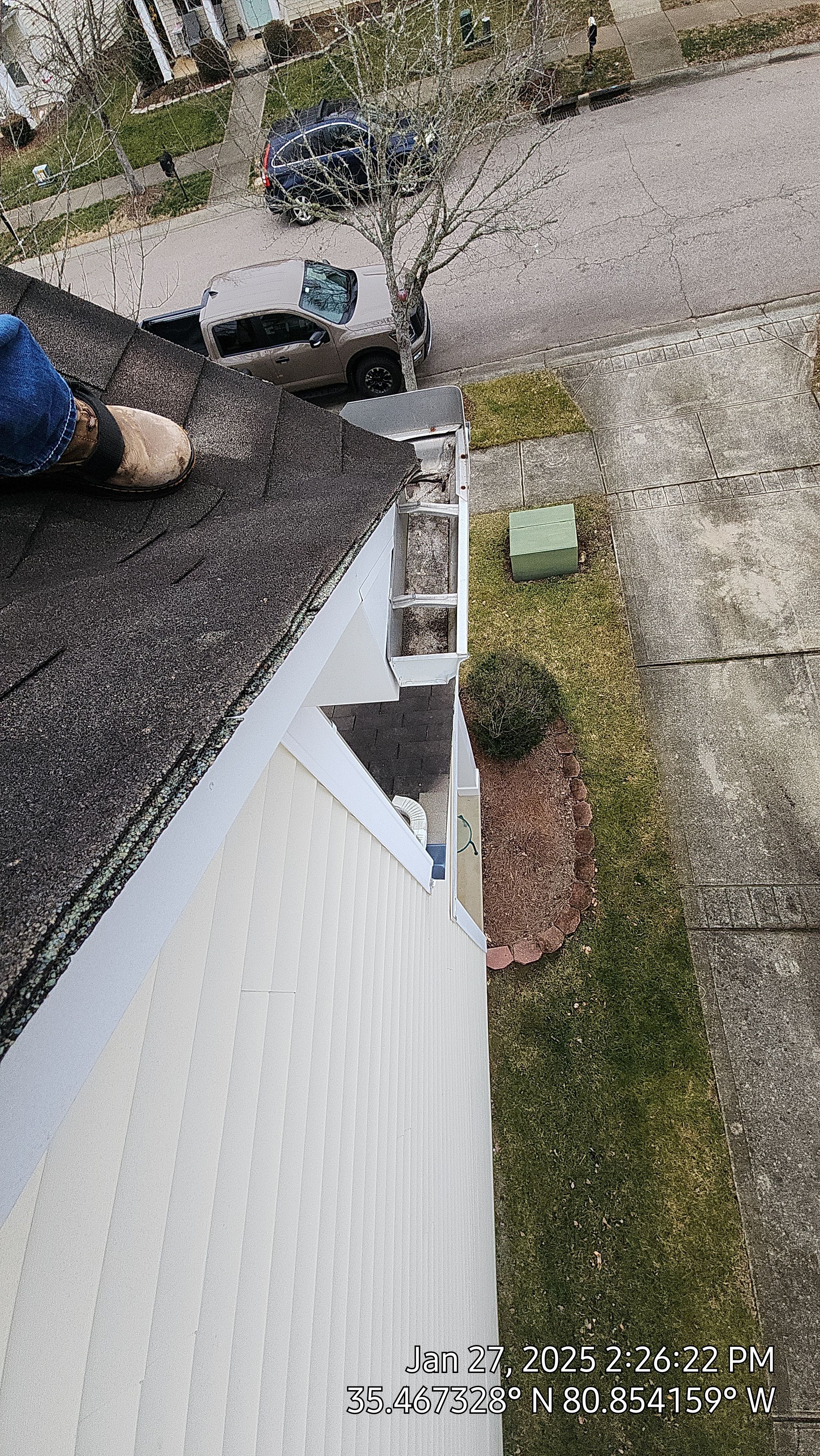 Residential Roofing Installation using Certainteed Landmark in Charcoal Black by Best Roofing Now LLC
