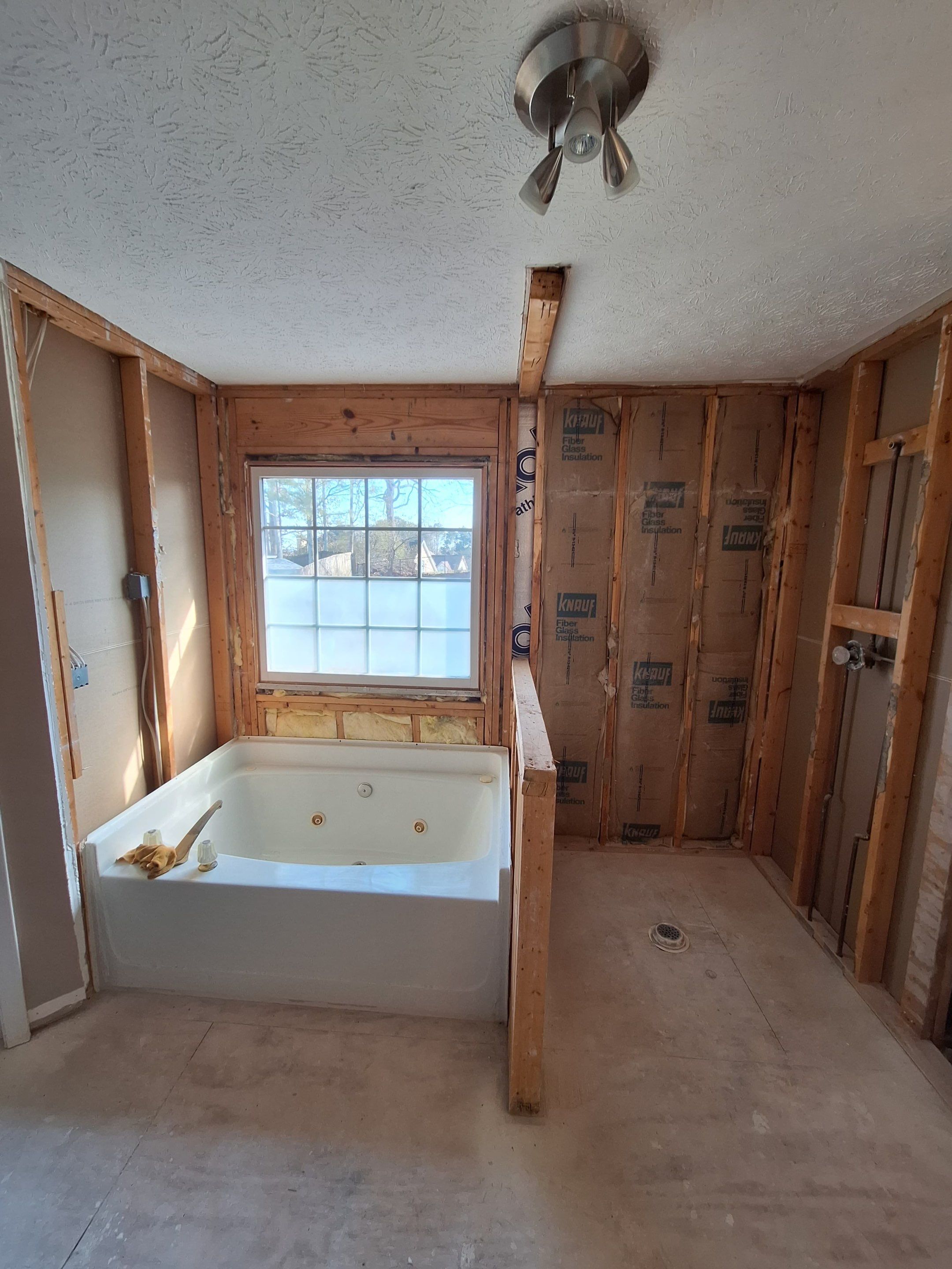 Master bathroom renovation by Prudencio