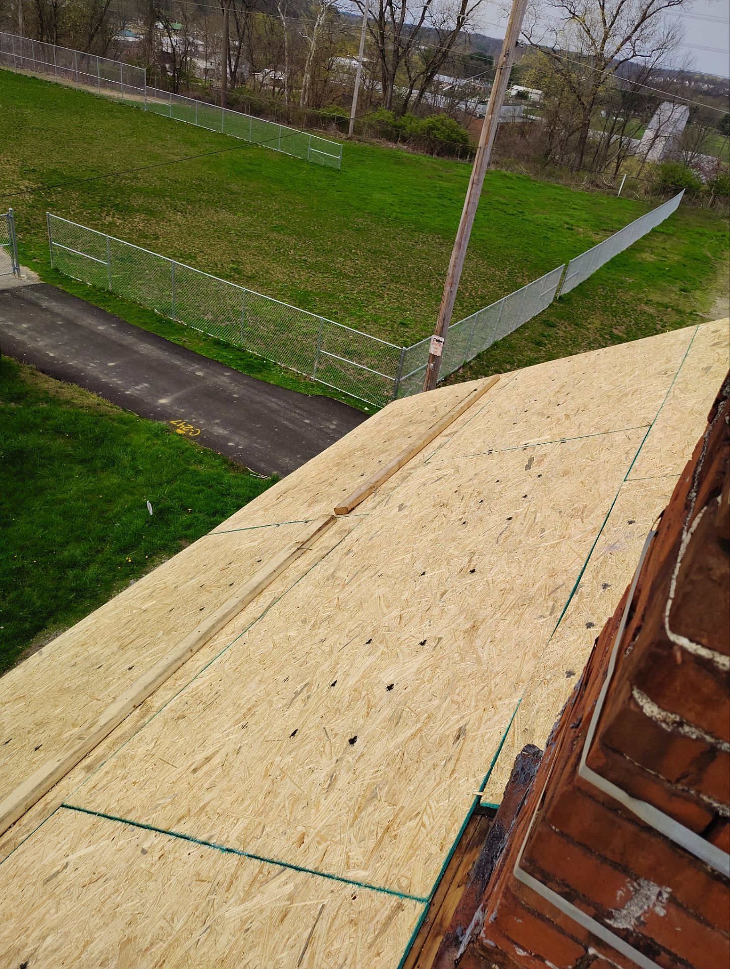 Residential Roofing Installation using GAF Timberline HDZ Charcoal by Rainstoppers Roofing