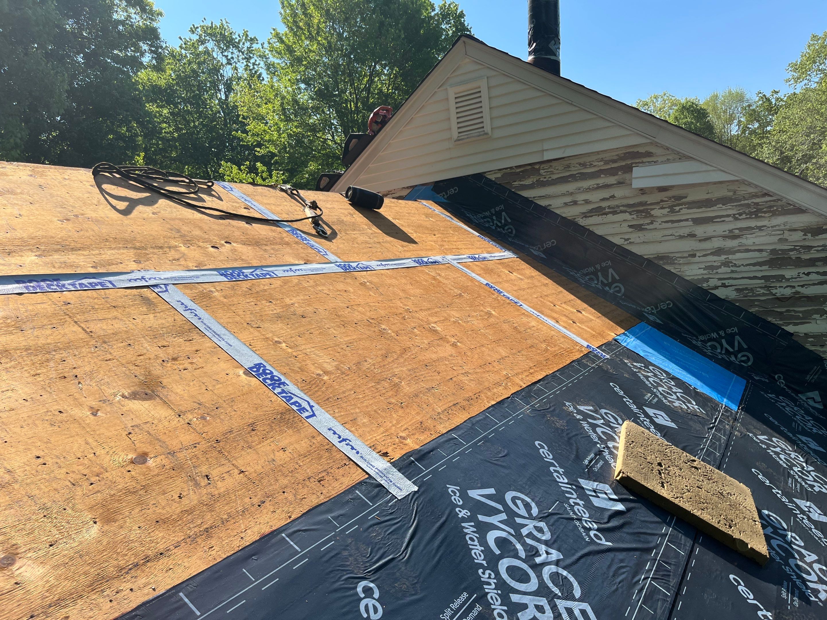 Beautiful new roof by DiGiorgi! by DiGiorgi Roofing and Siding Inc