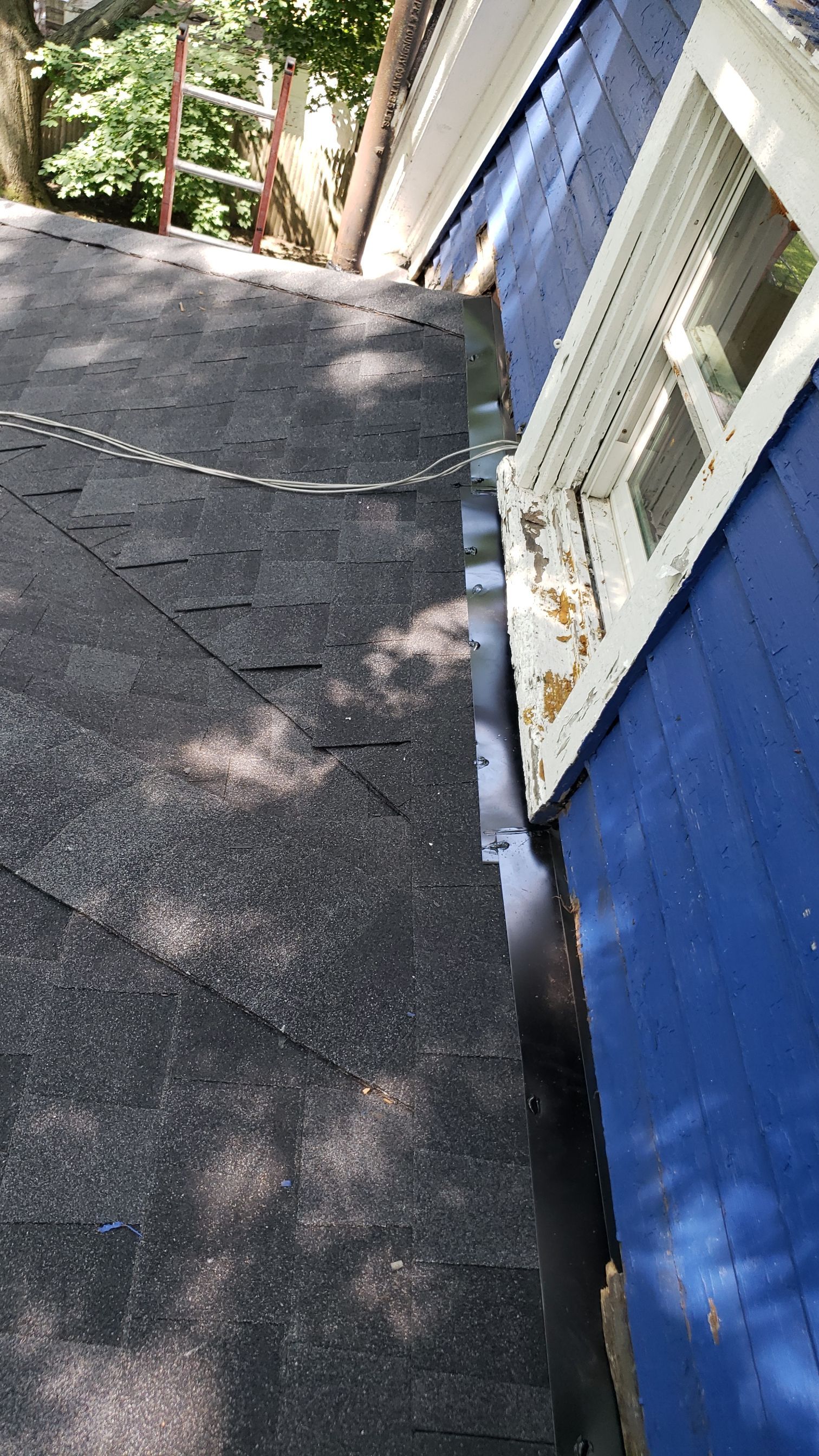 ATLAS PINNACLE COLOR: SCOTCHGARD BLACK DRIP EDGE: WHITE by Eagle Eye Roofing