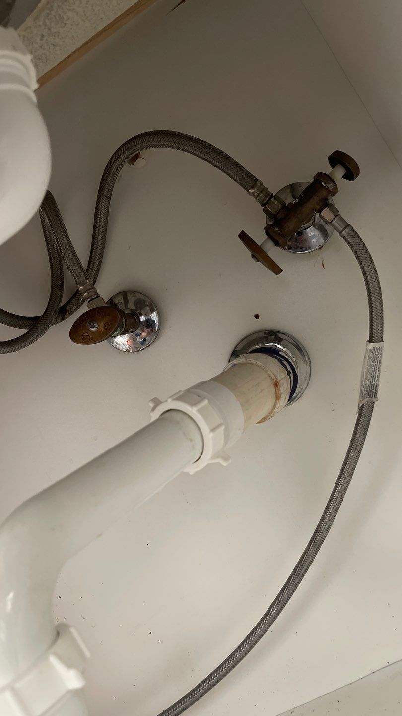 Expert Kitchen Faucet Installation by HandyMangum by HandyMangum
