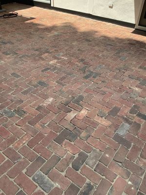 Gutter Cleaning in Upper Saddle River, NJ — Gallo Bros job photo