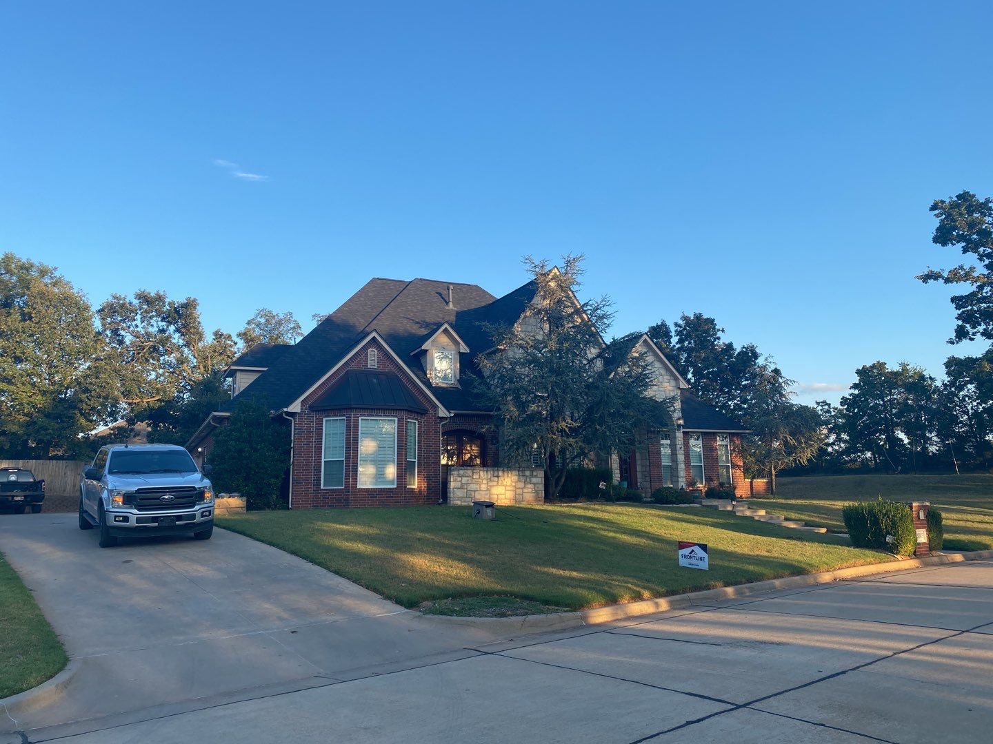 Owens Corning - Onyx Black by Frontline Roofing and Construction