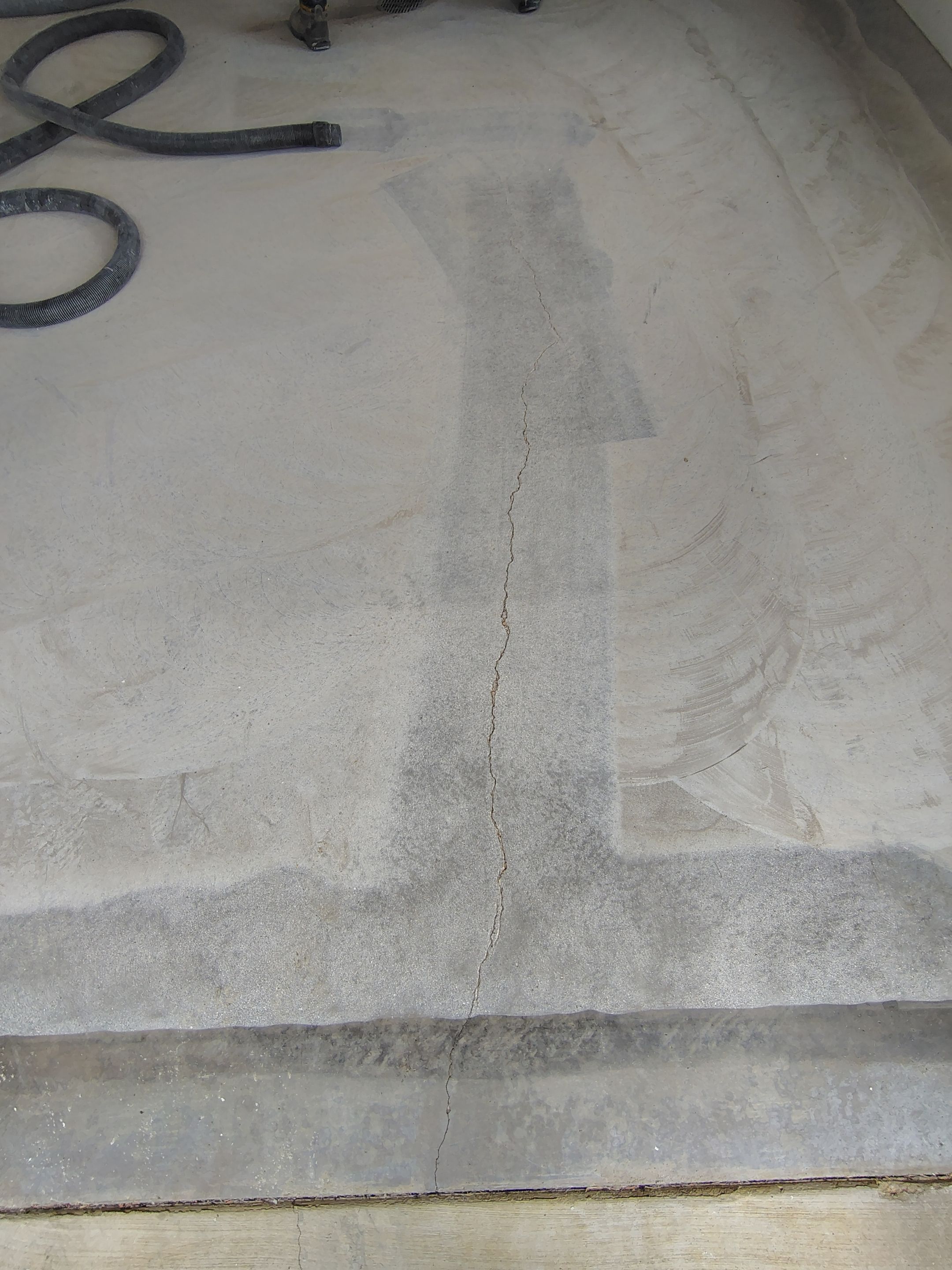 Feather Grey Floor Coating in Sioux Falls, SD by Select Painting, Coatings & Garage Cabinets