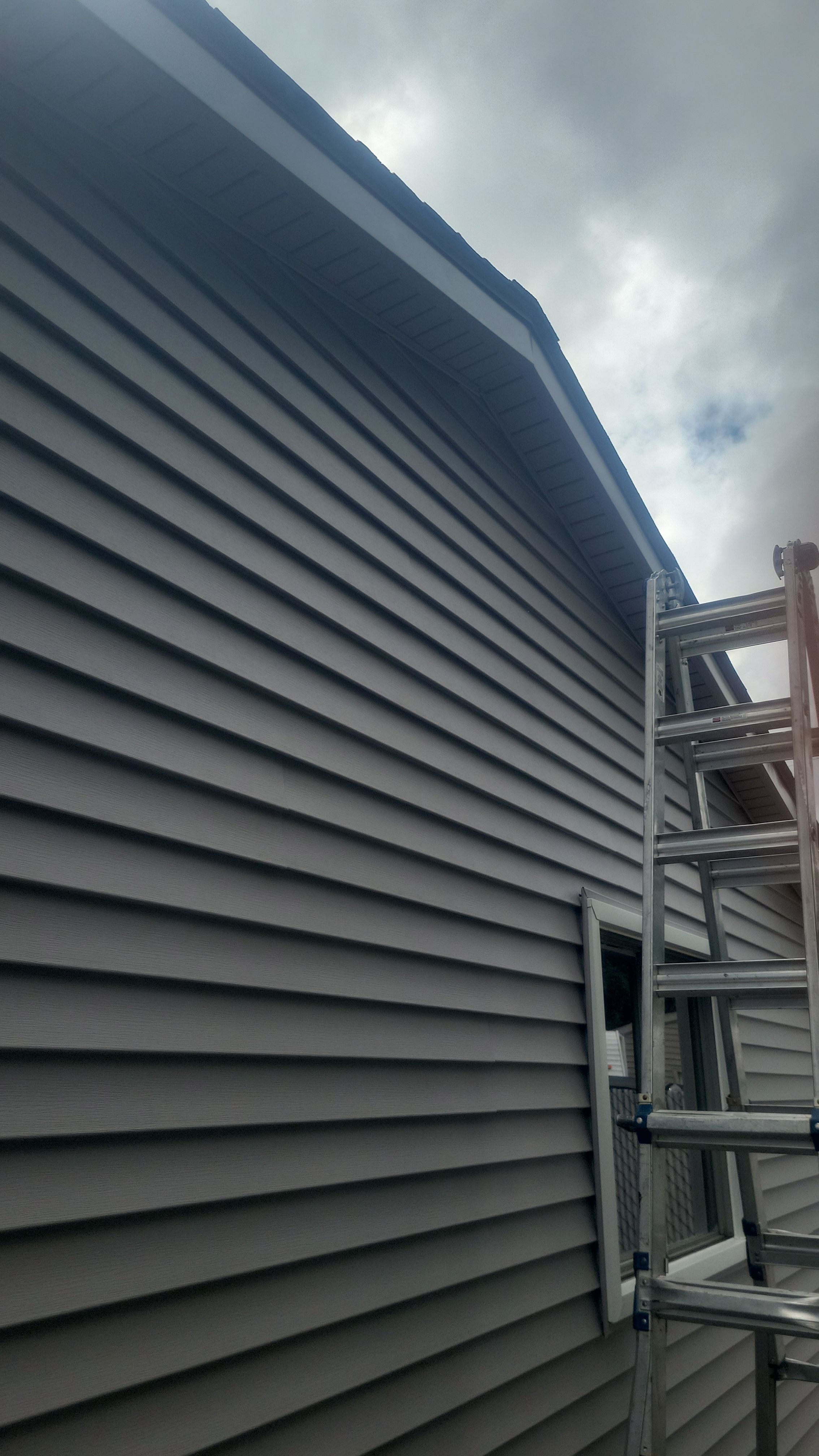 Siding Replacement using CertainTeed Restoration Classis D4 by 180 Contractors