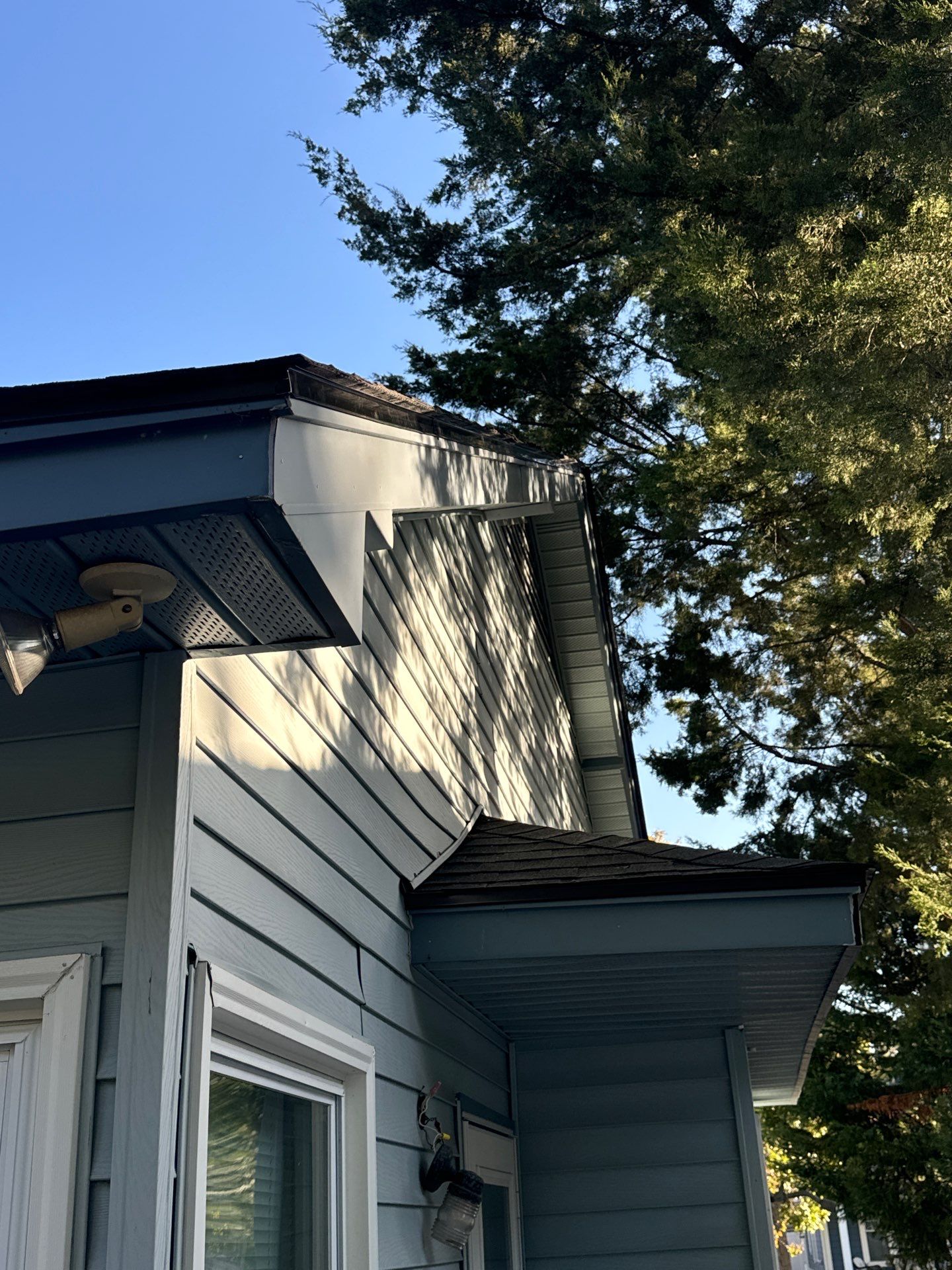 GAF HDZ - Charcoal by Linta Roofing