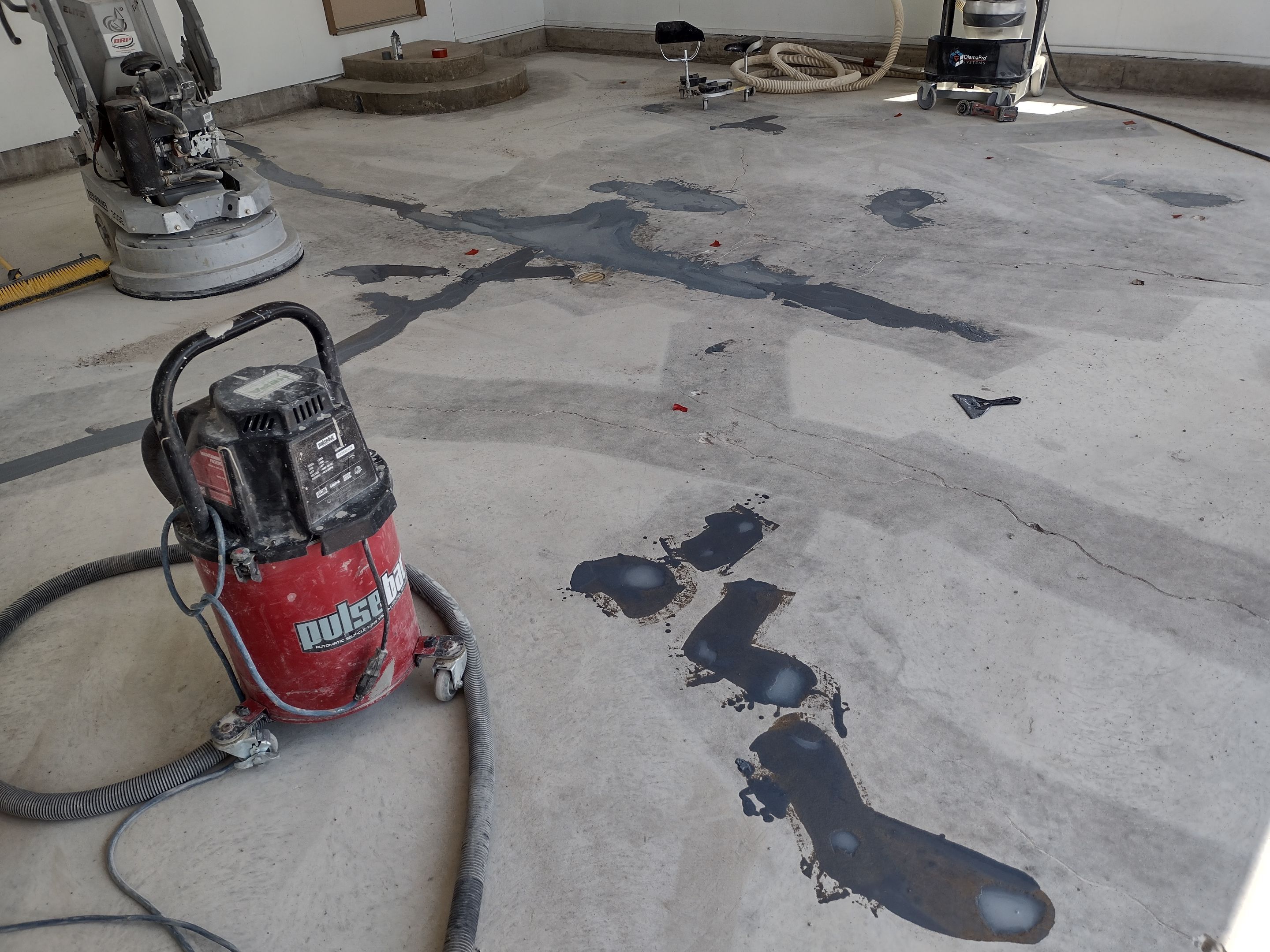 Garage using Silver Creek by Select Painting, Coatings & Garage Cabinets