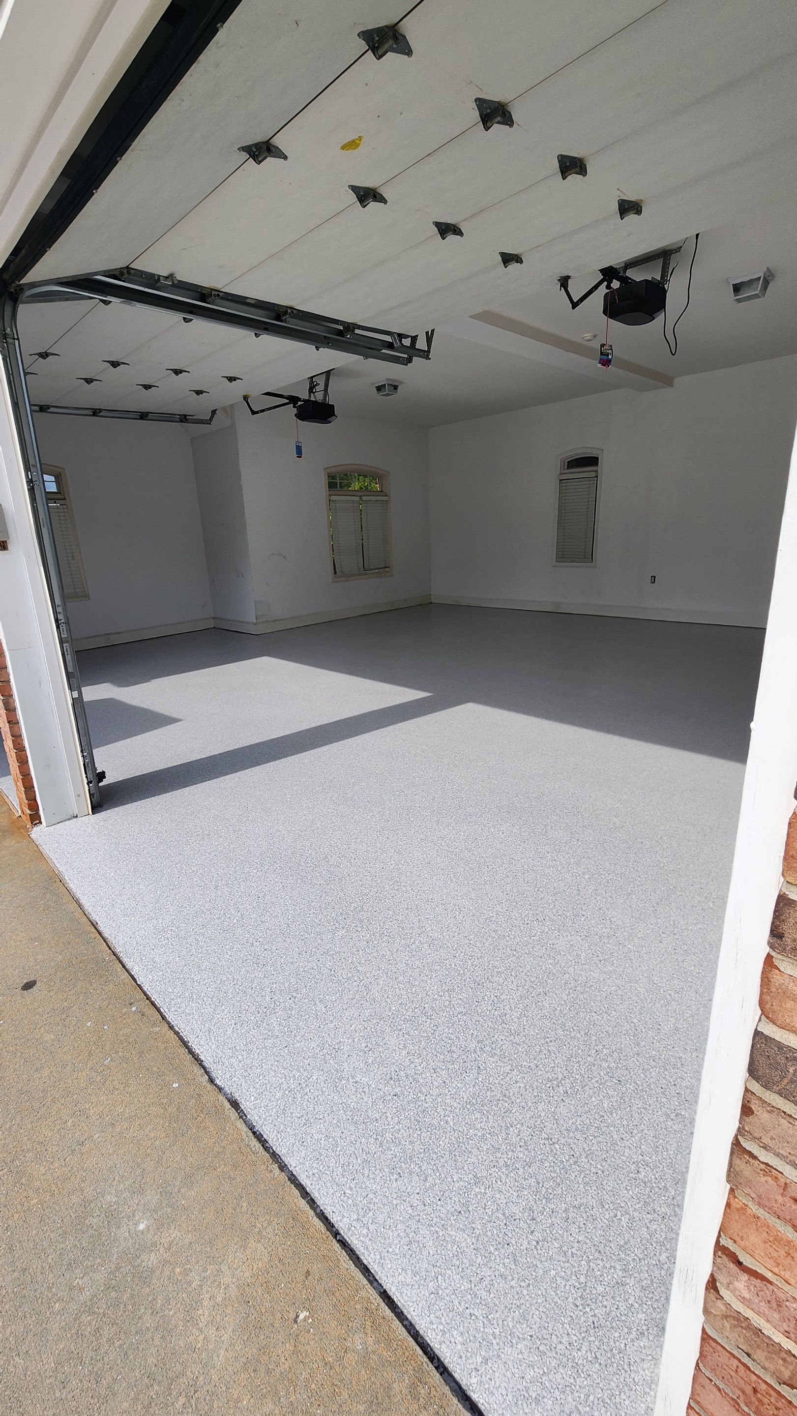For those who love light colors we have the Schist flake by Opus Renovations 