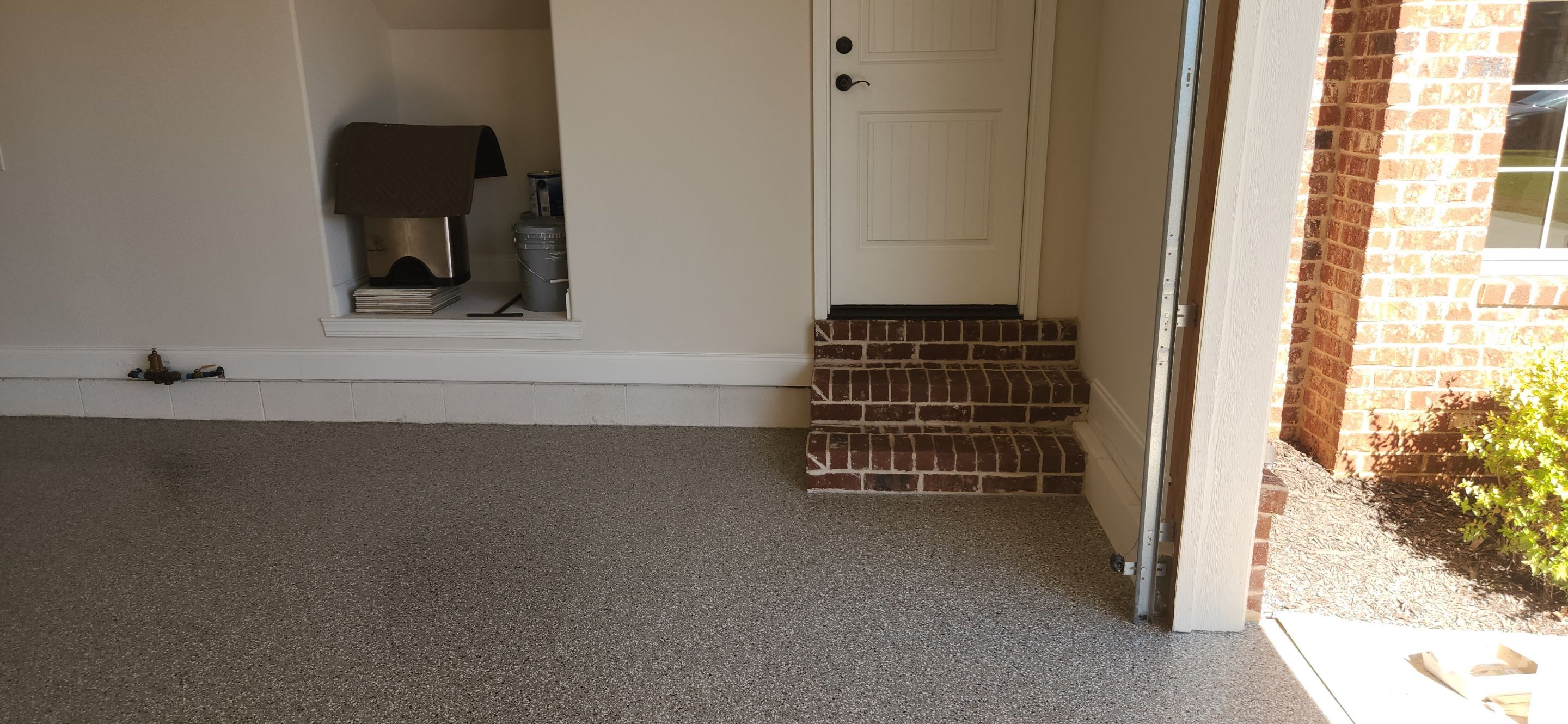 Garage using Creekbed by Elite Floor Solutions