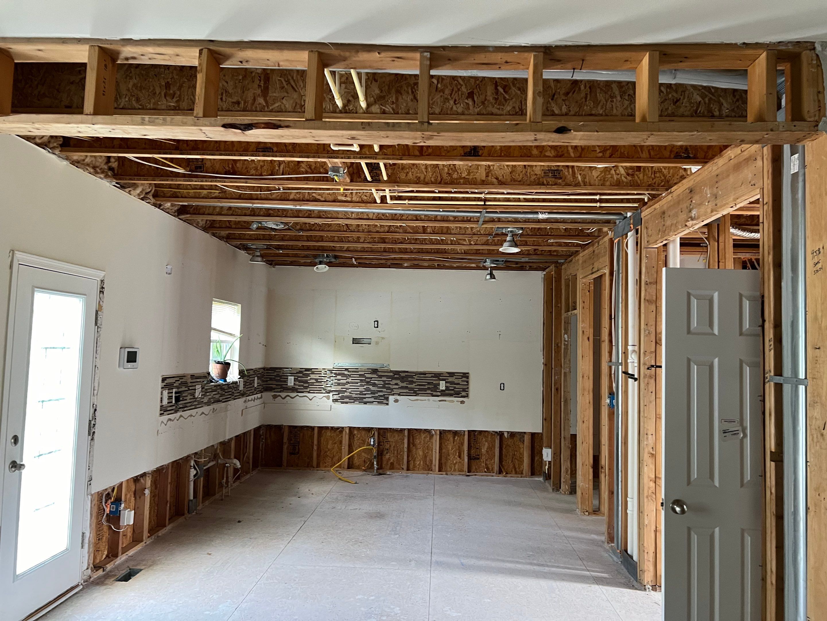 After Hours Emergency Water Extraction and Restoration in Middletown, Delaware by Healthy Home Solutions