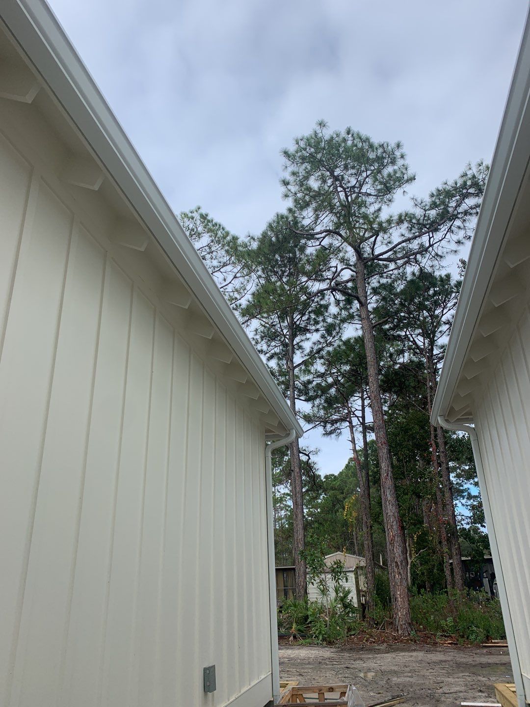 6-inch White Seamless Gutters in Santa Rosa Beach, FL by Gutter Professors