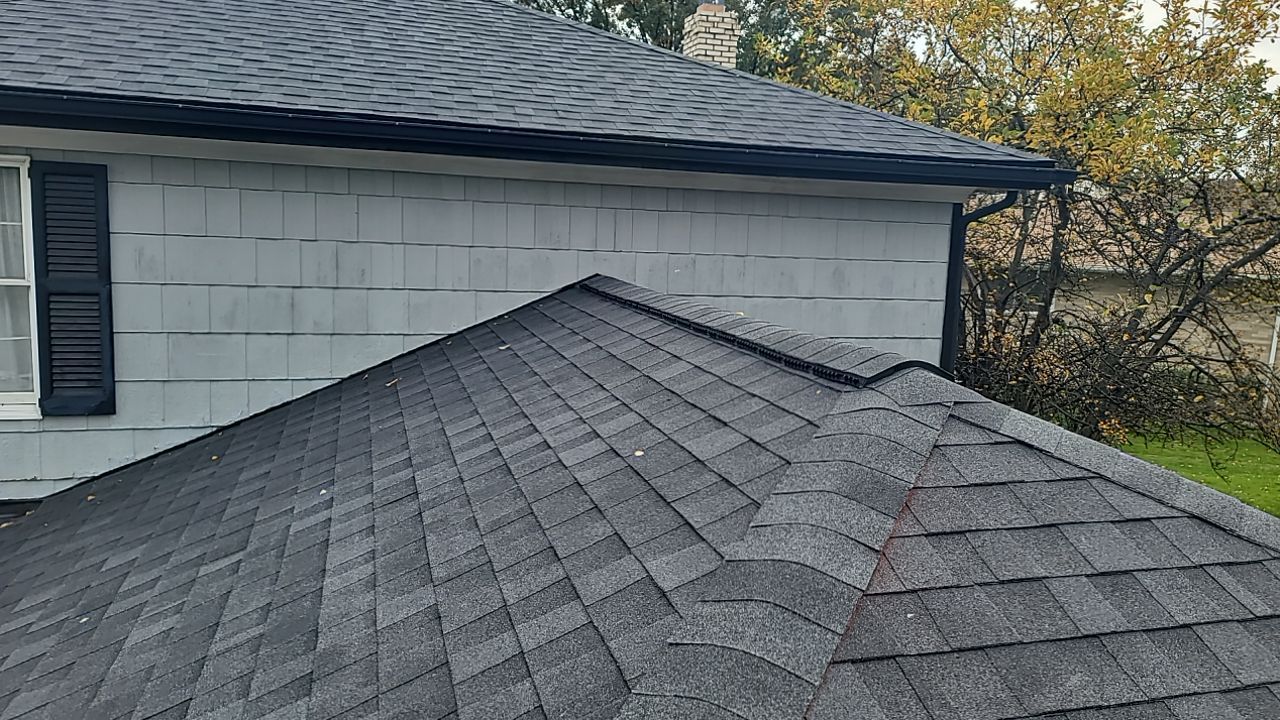 ATLAS PINNACLE COLOR: SCOTCHGARD BLACK SHADOW DRIP EDGE: WHITE by Eagle Eye Roofing