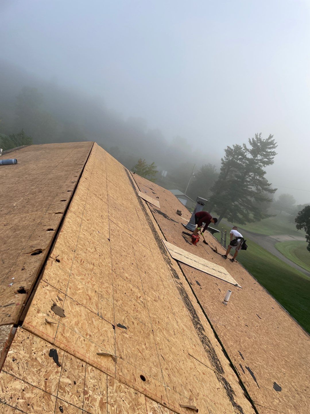 Dundee, Ohio Shingle Roof, Siding, Stone and Deck Installation by Pine Ridge Roofing LLC