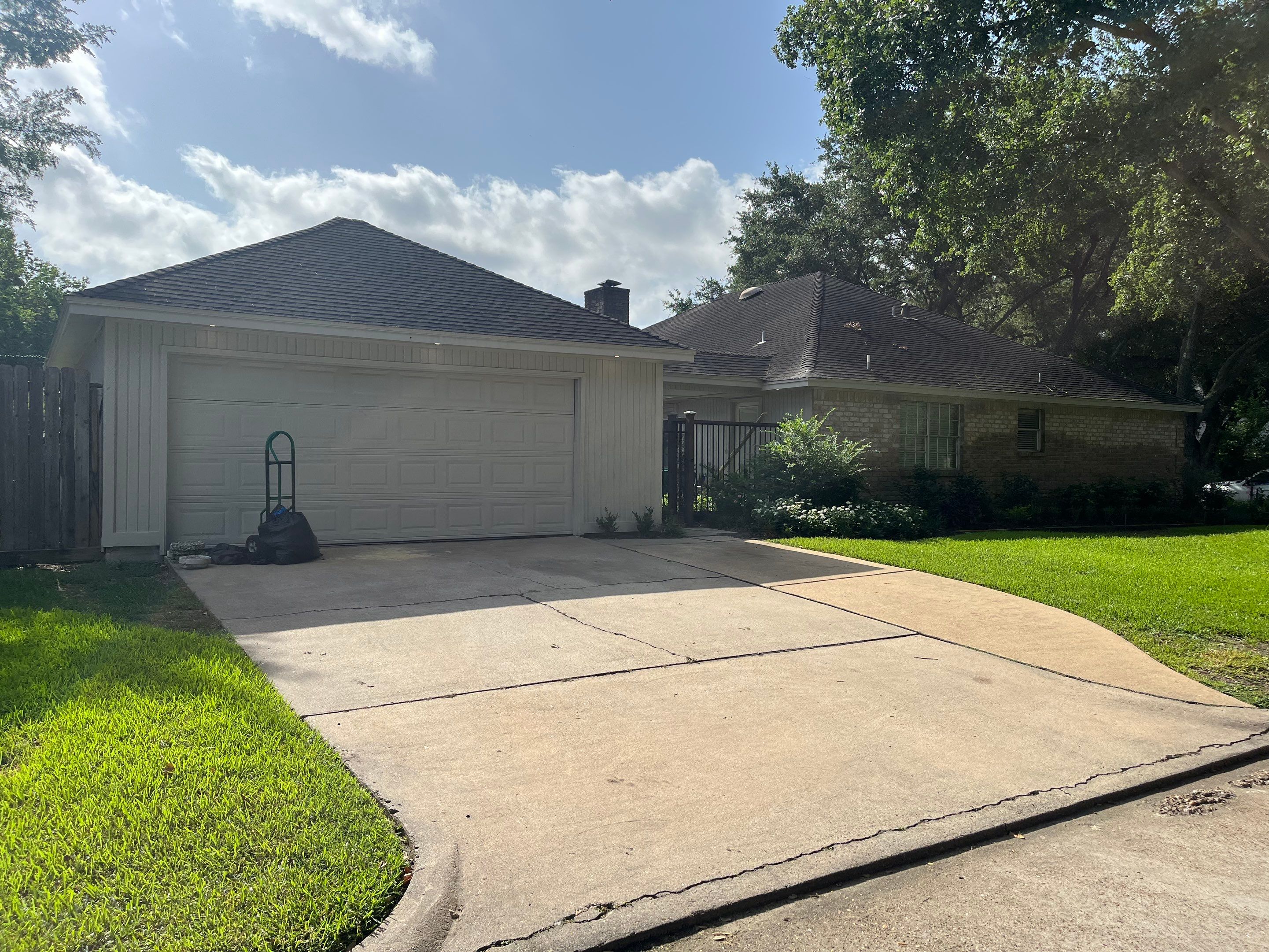Residential Roofing Installation using Owen's Corning Duration (Lifetime) Shingles by Roof Repair Company