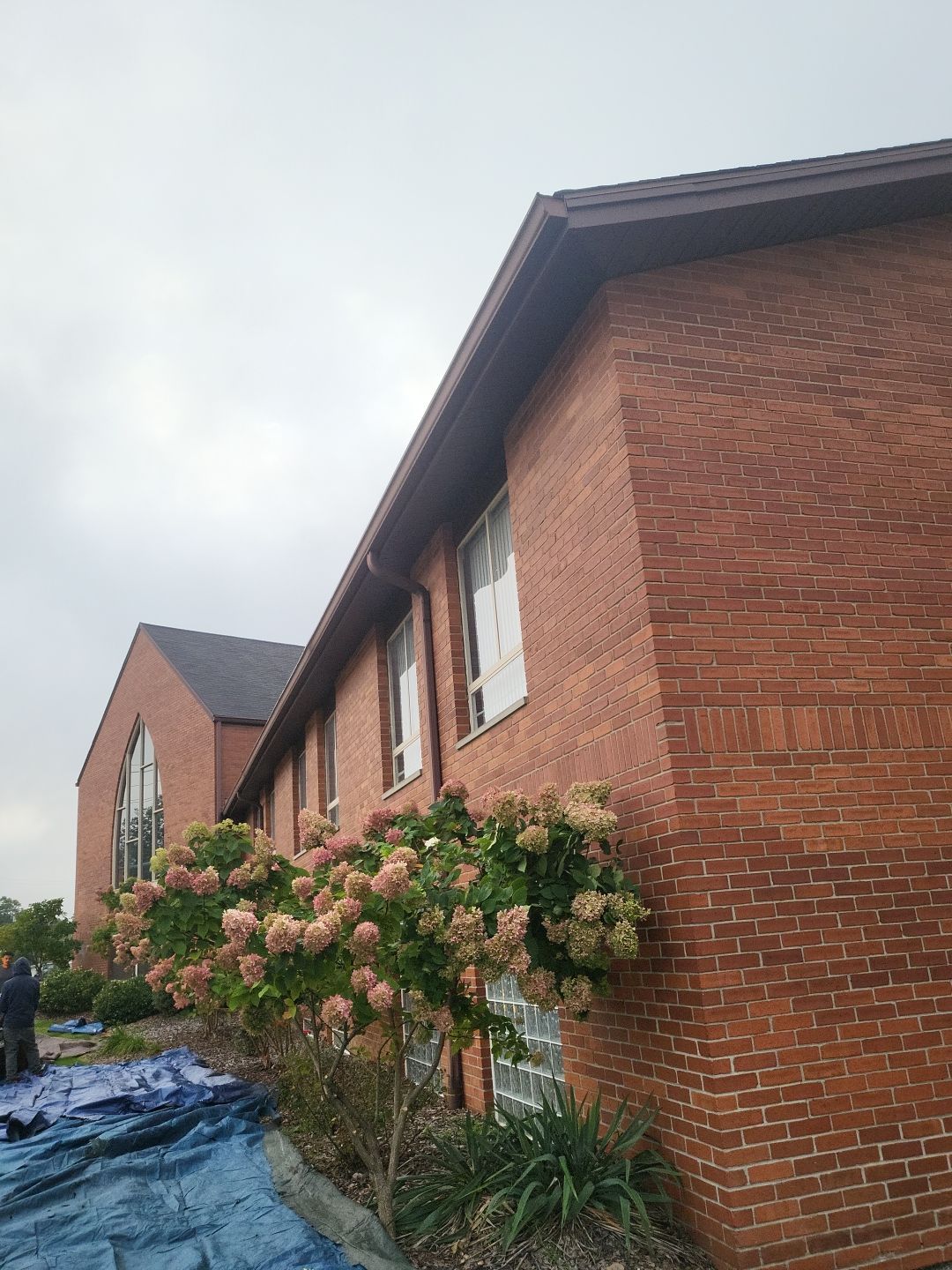 Atlas Pinnacle, Color, Black Pristine, Drip Edge, Color, Birch White by Eagle Eye Roofing