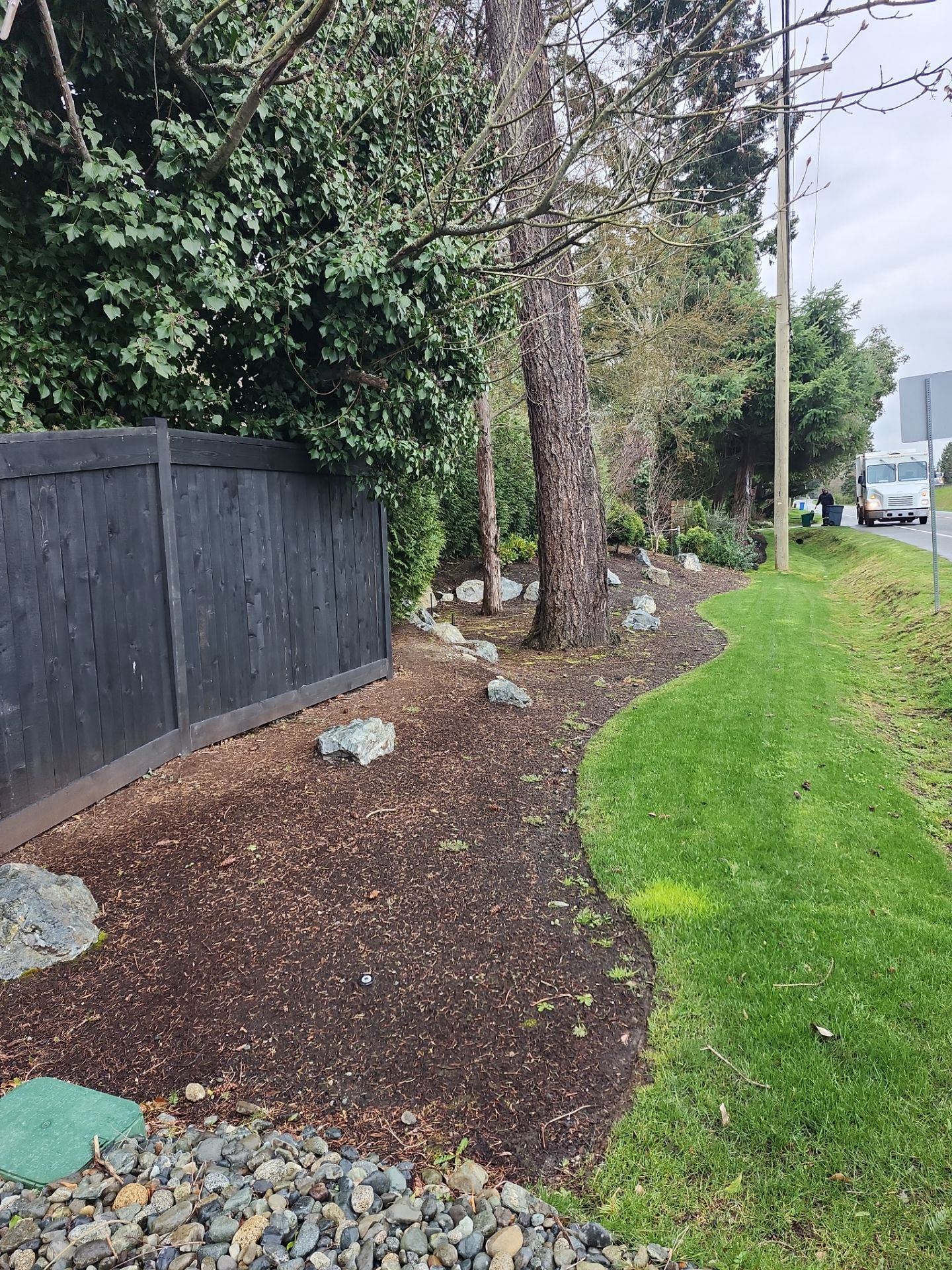 Residencial Property in Saanichton  by Habanero Garden and Exterior Care