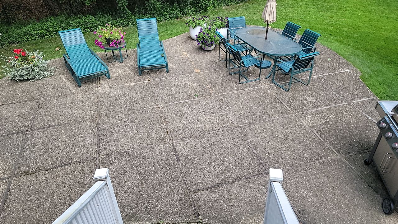 Housewashing  using Algaecide, soft wash soap by Northern Power Washing LLC.