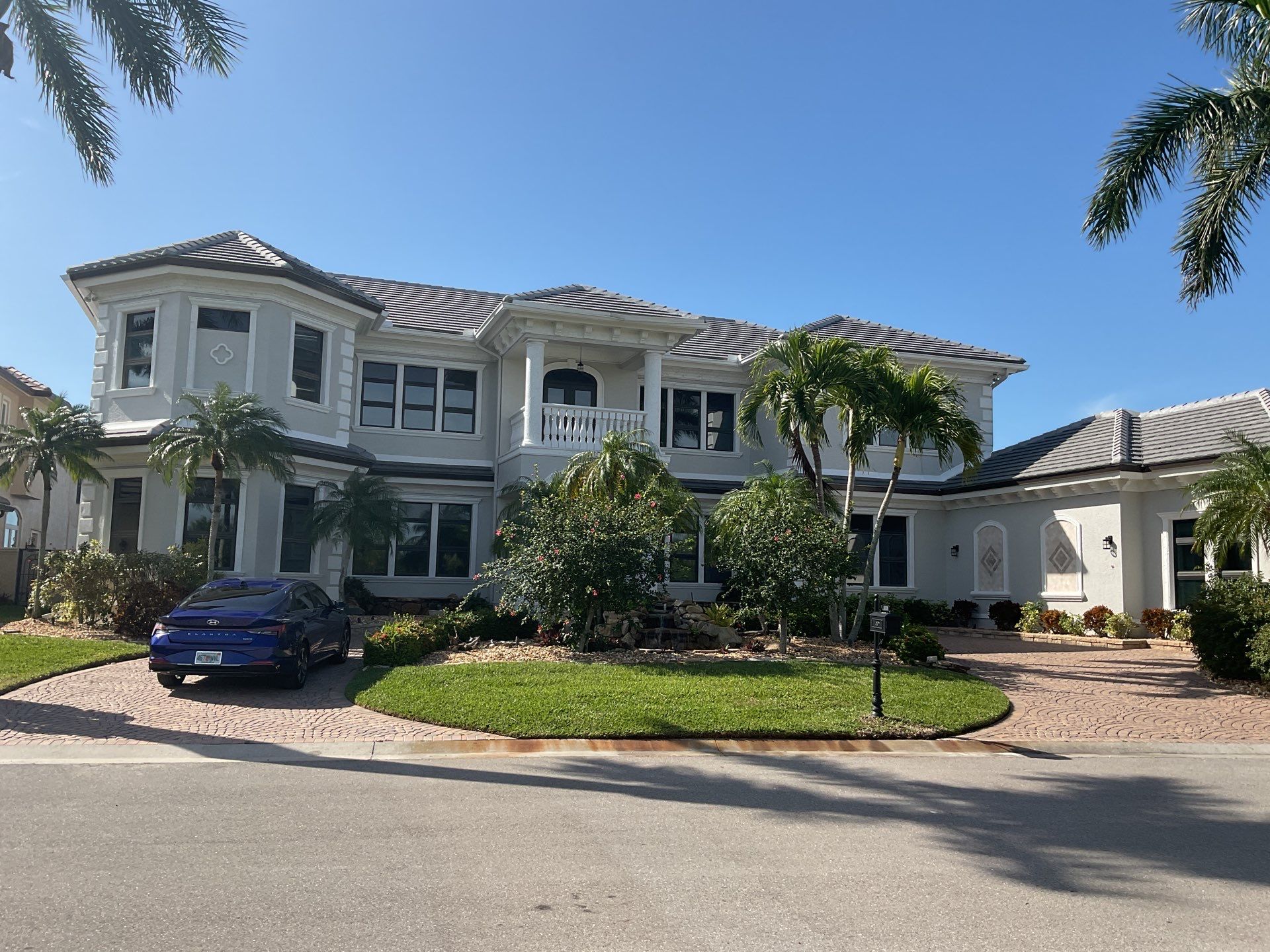 7-Inch Seamless Gutters for Heavy Rainfall in Cape Coral FL by Gutter Professors