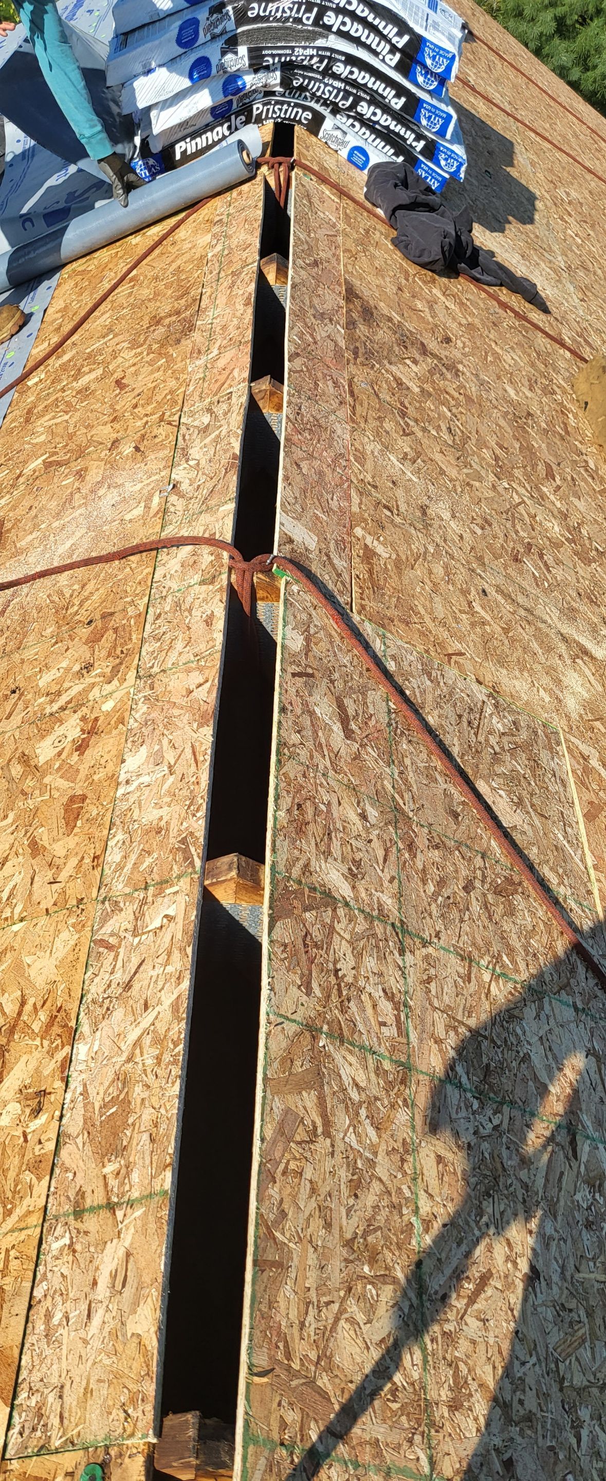 ATLAS PINNACLE COLOR: BLACK SHADOW DRIP EDGE: WHITE by Eagle Eye Roofing