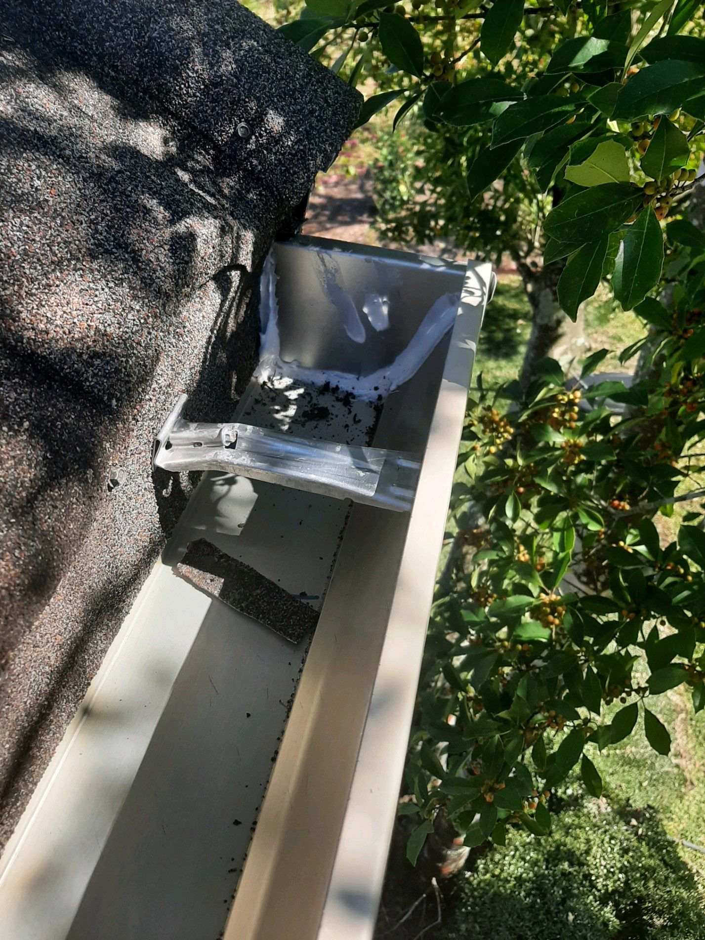 Seamless Gutter Installation with Wicker Color K-Style Gutters and LeafBlaster Pro Mesh Gutter Guards by Gutter Professors