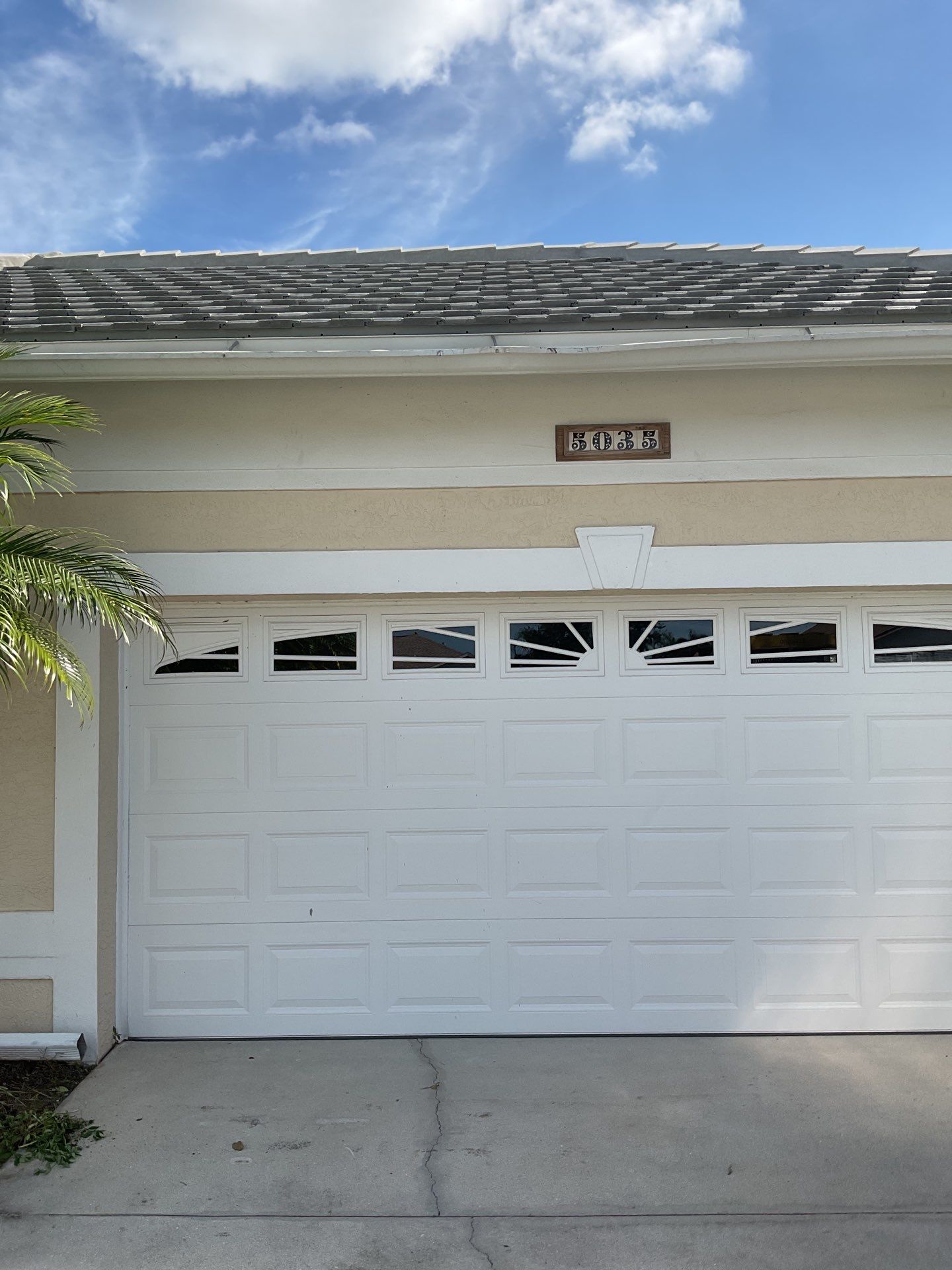 Seamless Gutters using Splash Guard in Cape Coral FL by Gutter Professors