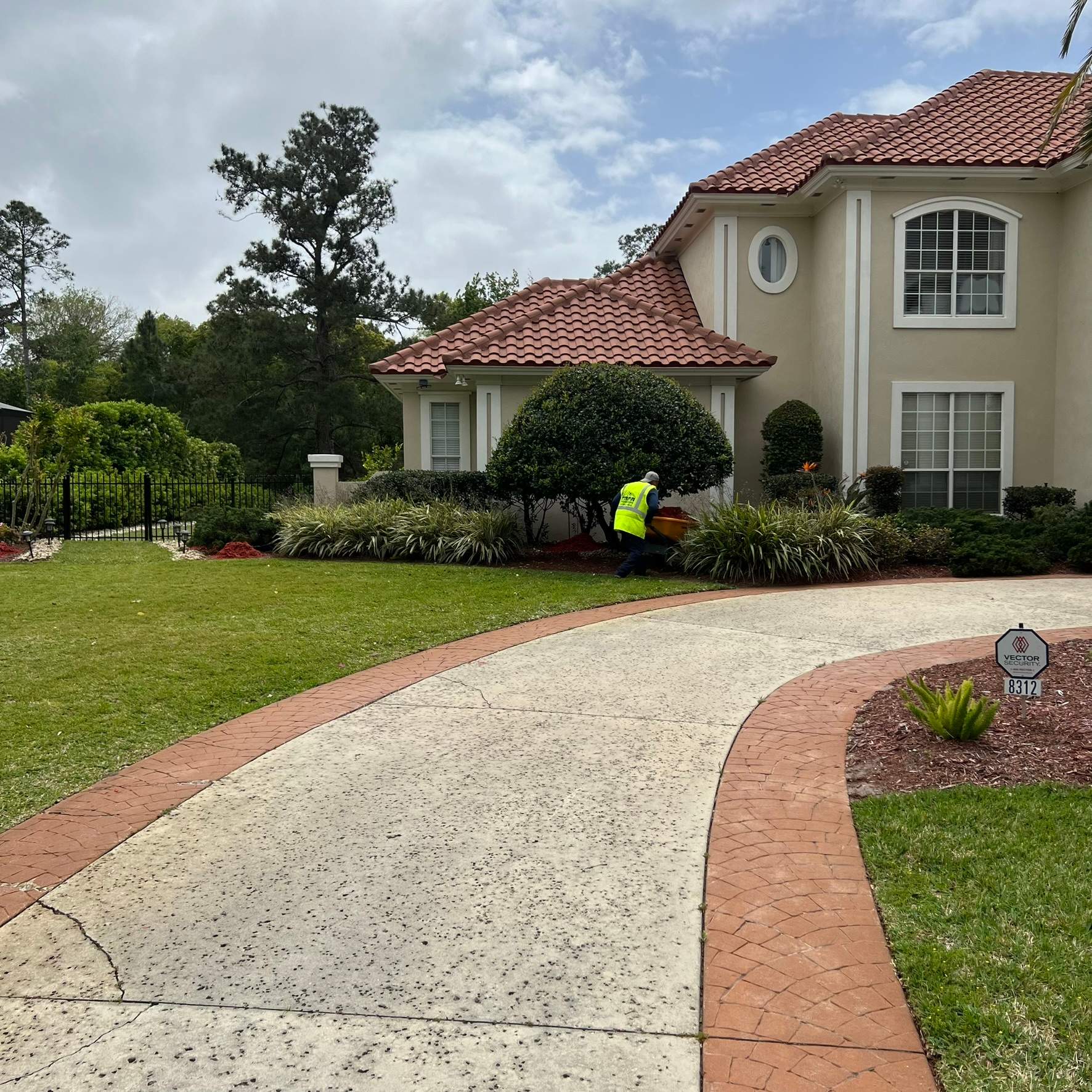 Mulch Installation | Deerwood Country Club by ProGreen Services