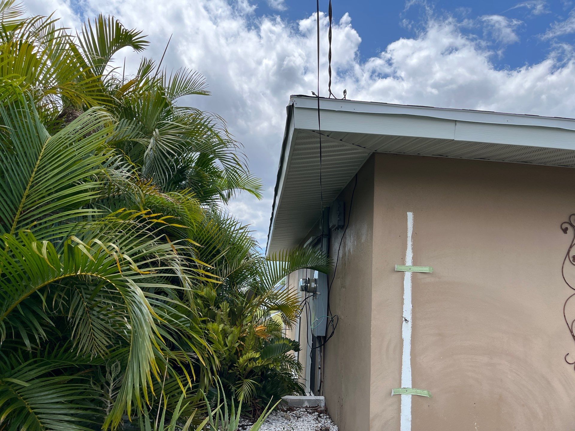 White K Style Seamless Gutters using 6 Inch Seamless Gutters in Cape Coral FL by Gutter Professors