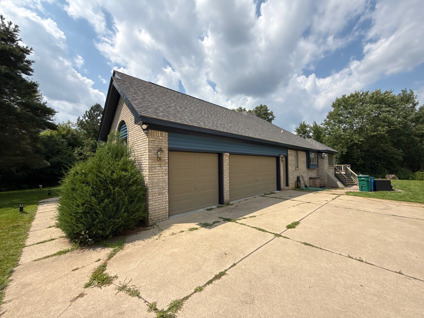 Siding Replacement using Alside Charter Oak D4.5" Laguna Blue by 180 Contractors