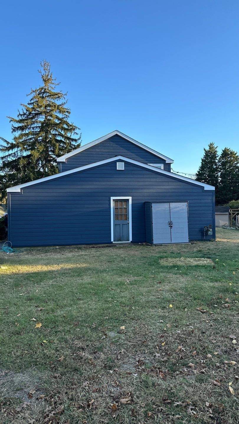 Siding Installation using JH Plank Select Cedarmill Eased Edge by ExteriorPros