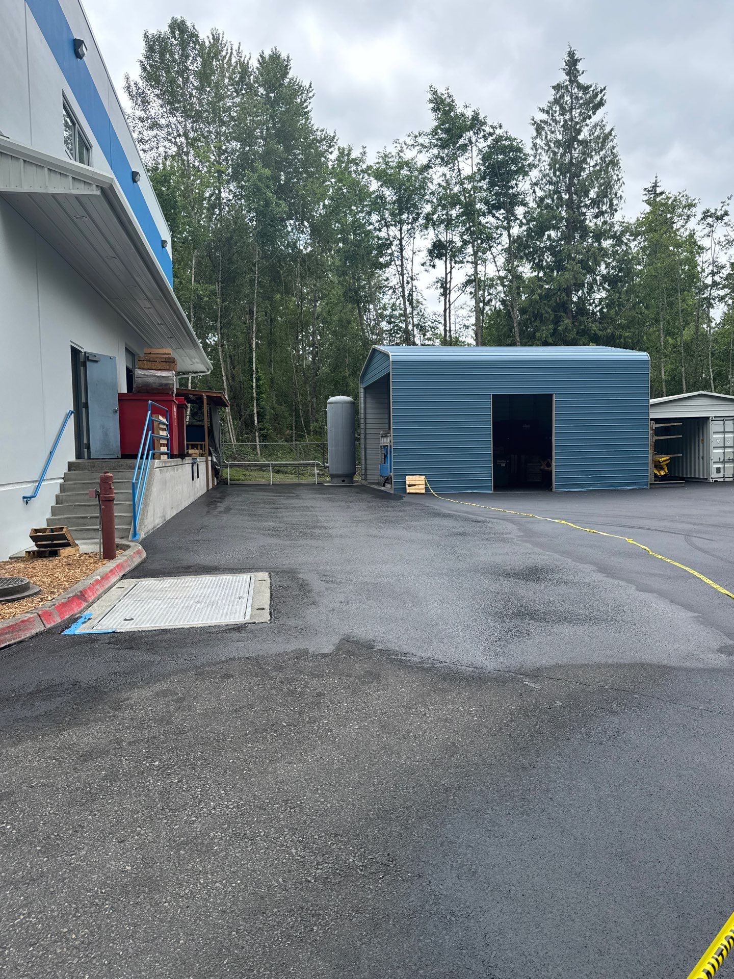 King Machine Business Parking Lot Sealcoat Overlay | Mukilteo by Jireh Asphalt & Concrete Inc 