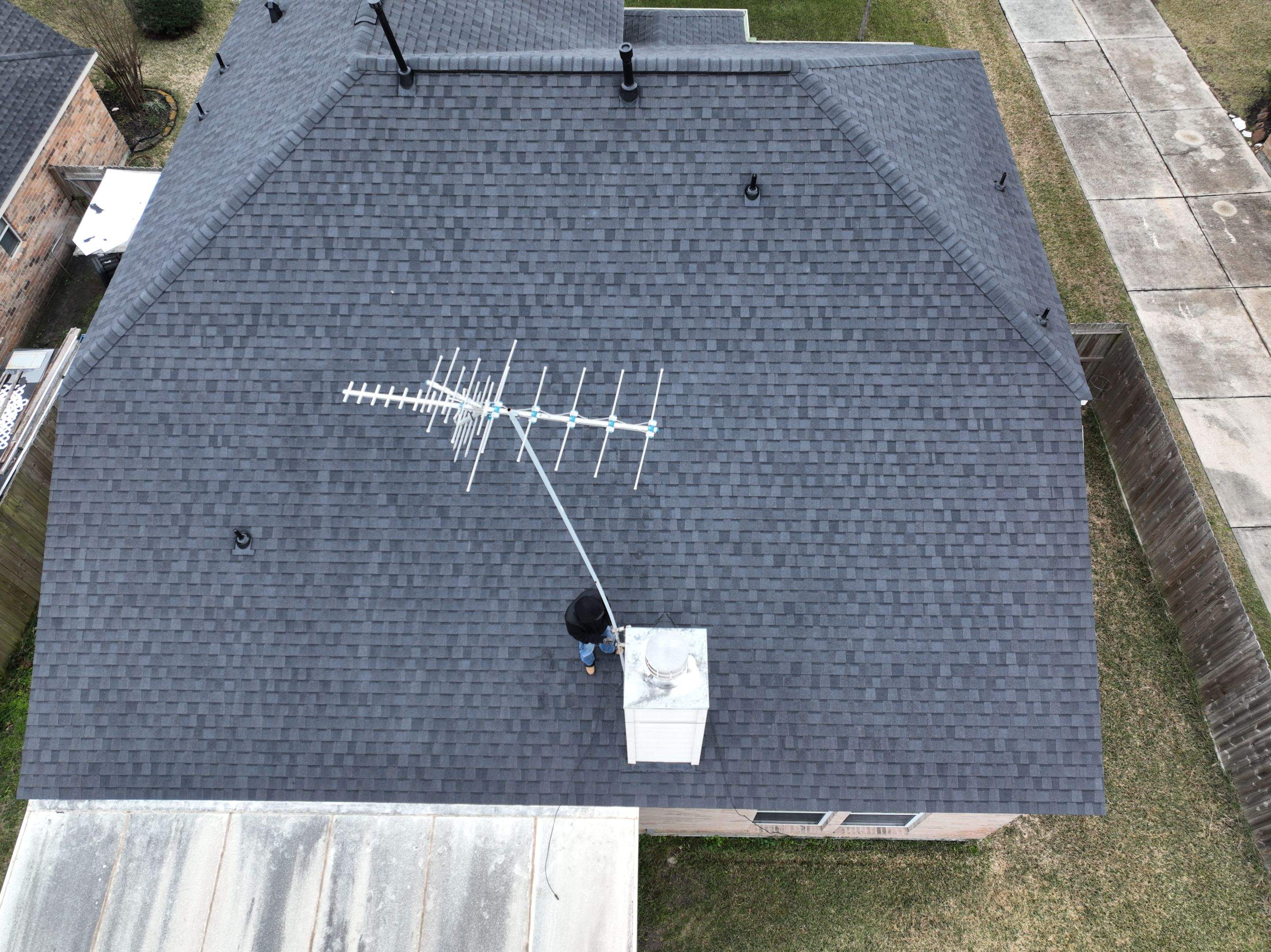 SureStart PLUS 4-STAR Warranty Fully covers materials, labor, tear-off and disposal expenses in years 1-50. by Roof Concepts Construction