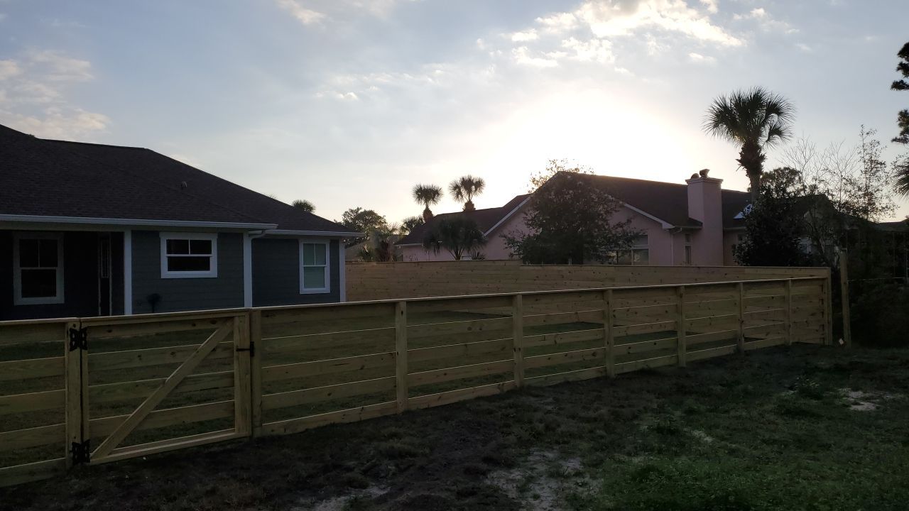 You can never go wrong with Horizontal by Hip Square Fence Inc.