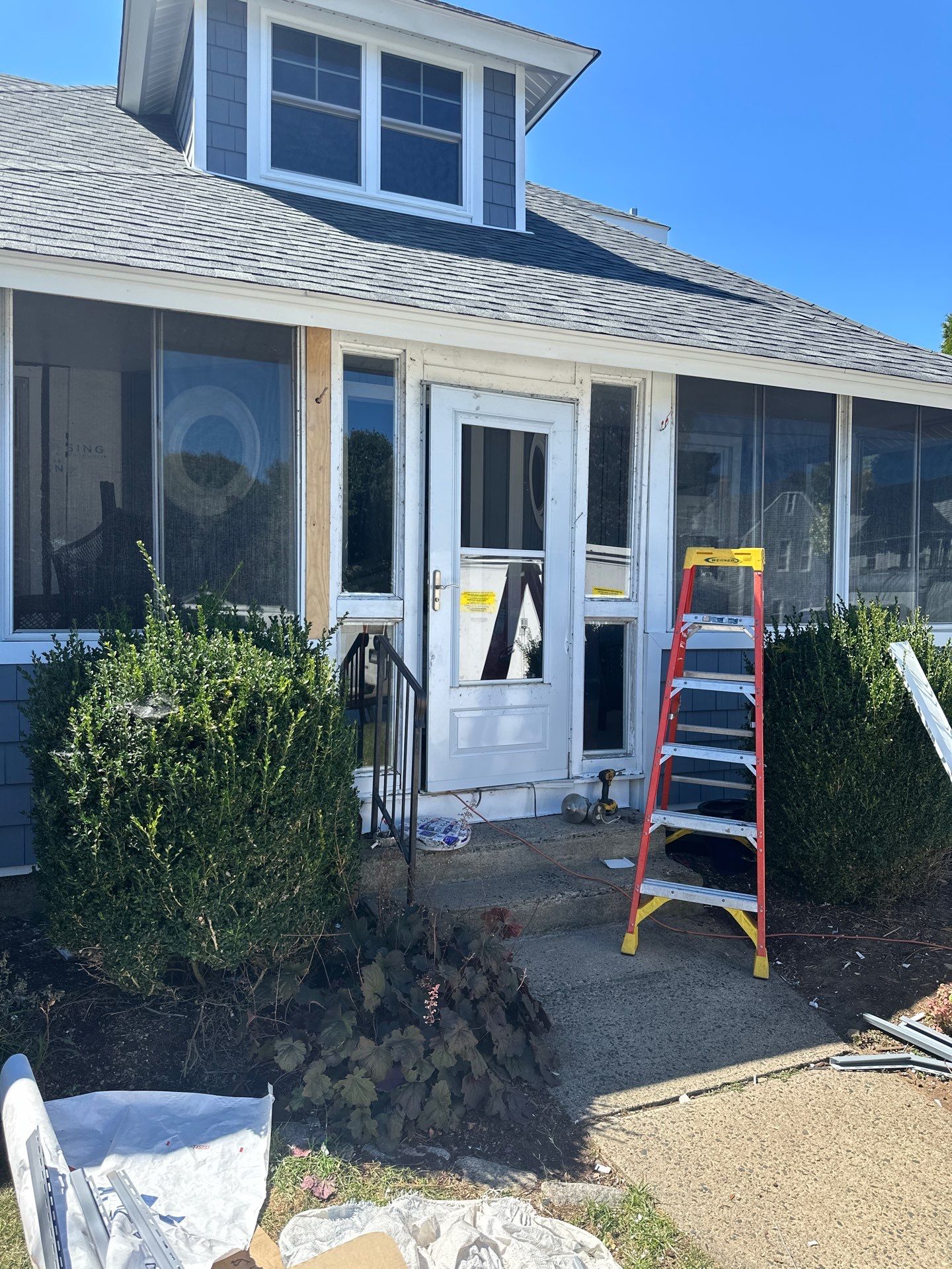 Residential Roofing Installation using Owens Corning TruDefinition Duration - Estate Gray & Flagstone Cedar Impressions by A Plus Exterior