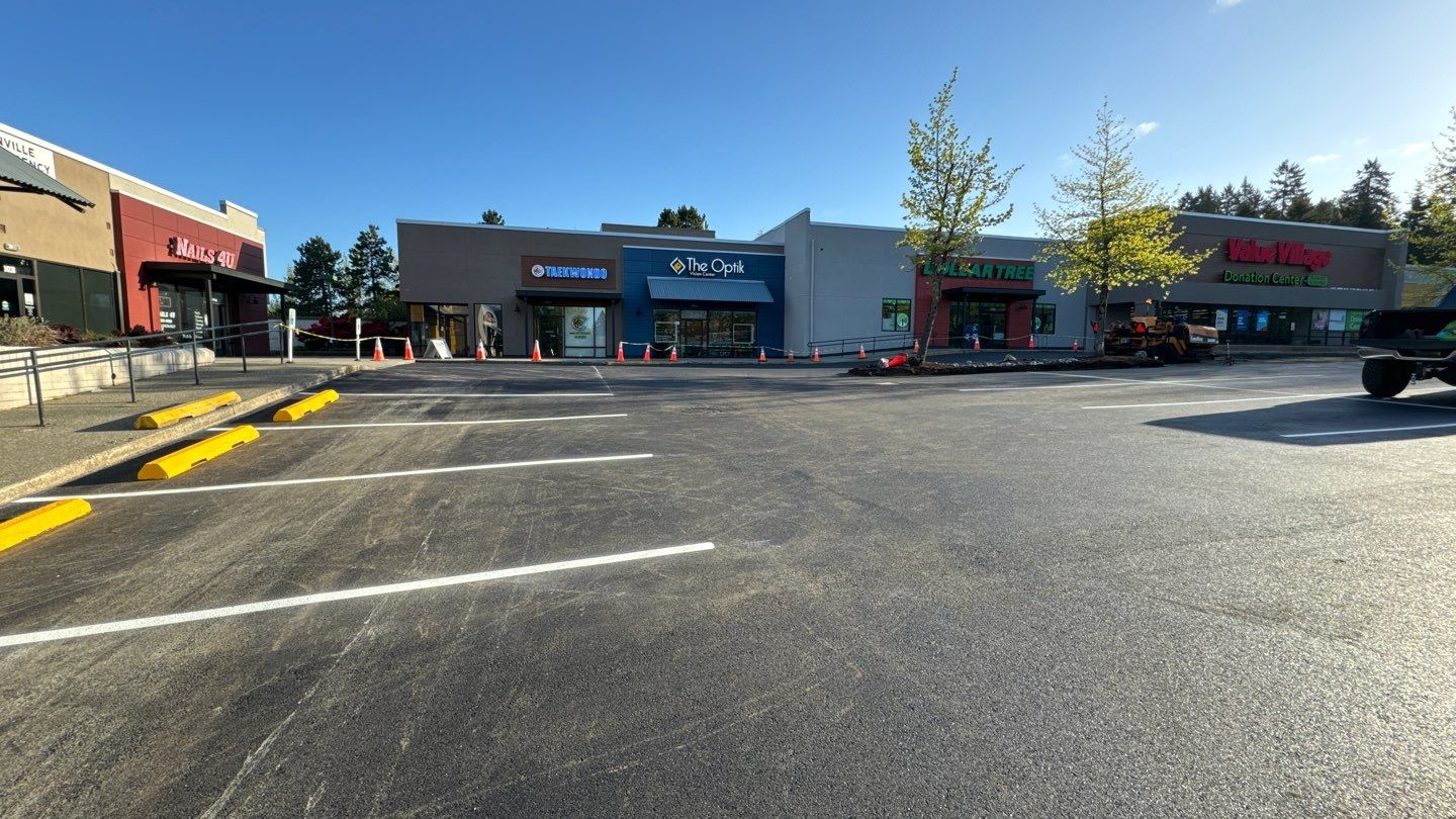Colliers - Woodinville New Asphalt Parking Lot by Jireh Asphalt & Concrete Inc 