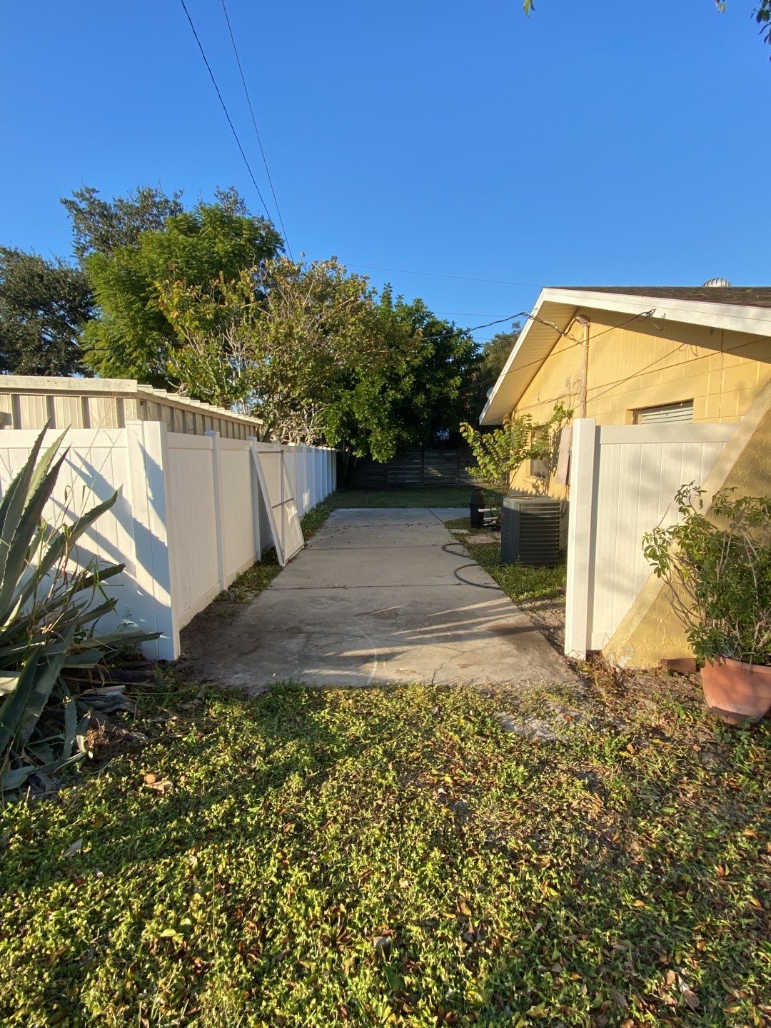 Bradenton, FL 6 ft. Tall White Vinyl Privacy Fence  by Asap fence and gates, LLC