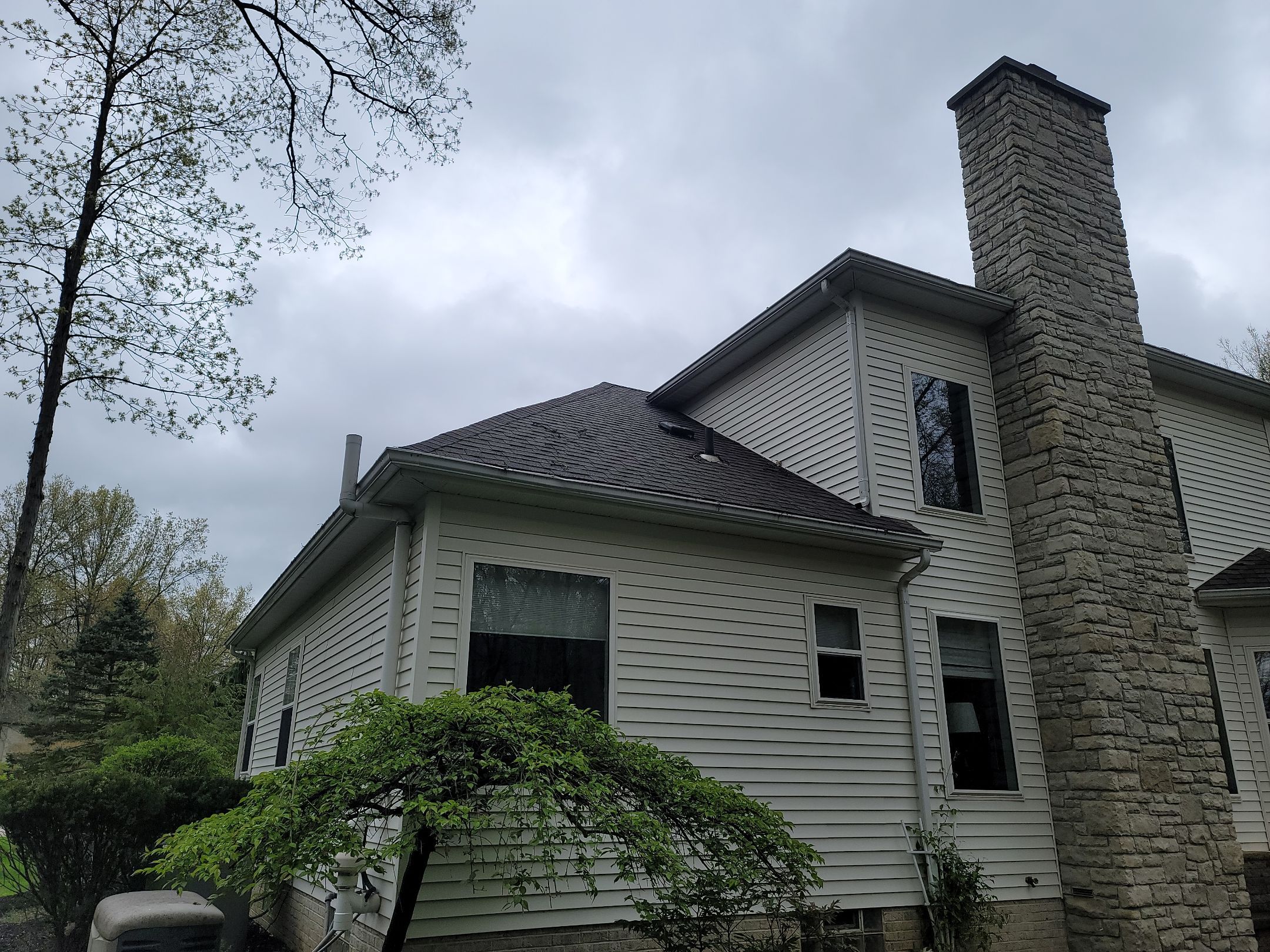 ATLAS PINNACLE COLOR: BLACK SHADOW by Eagle Eye Roofing